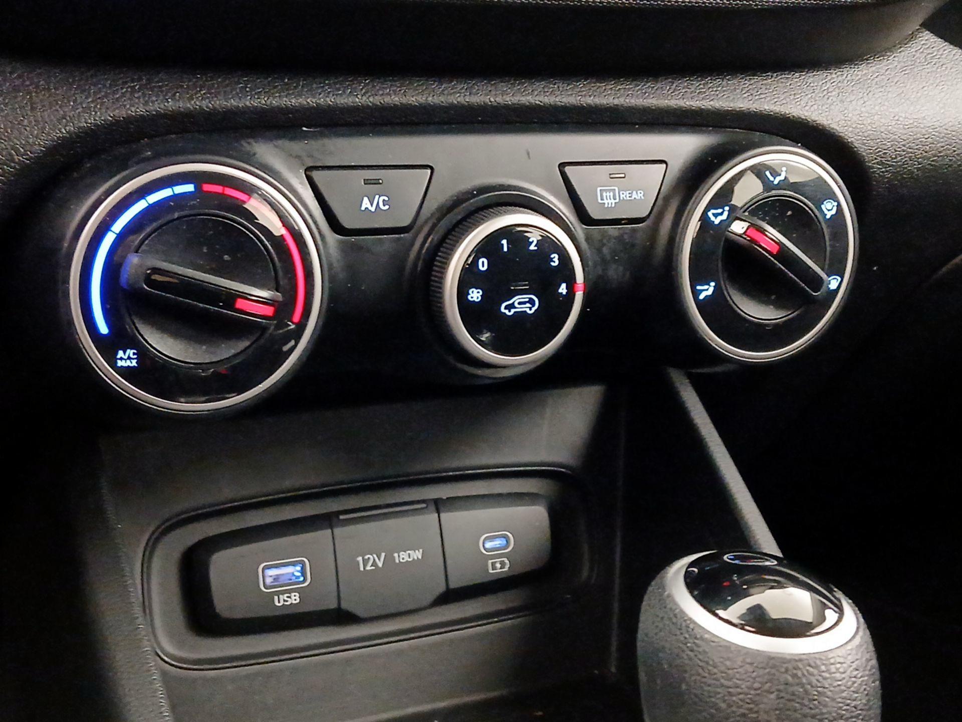 Thumbnail: 2023 Hyundai Venue - 16