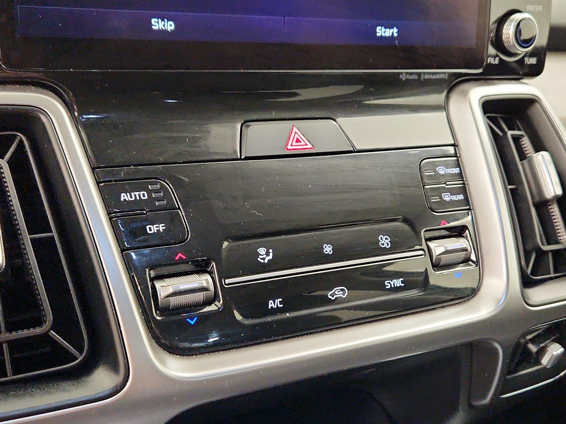 Thumbnail: 2022 Kia Sorento - 17