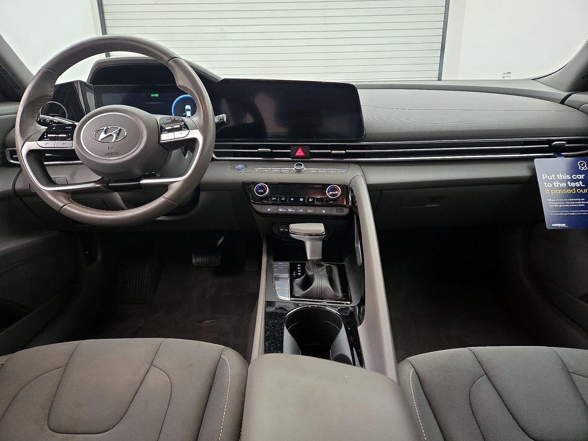 Thumbnail: 2023 Hyundai Elantra - 9