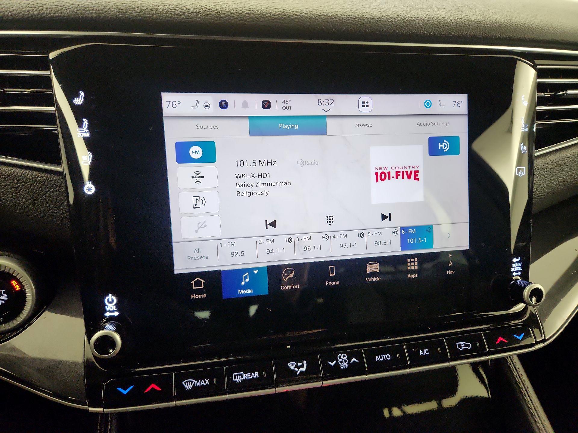 Thumbnail: 2024 Jeep Wagoneer - 16