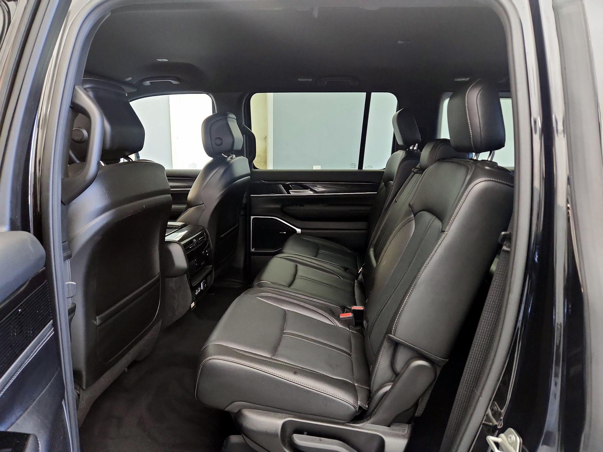 Thumbnail: 2024 Jeep Wagoneer - 19