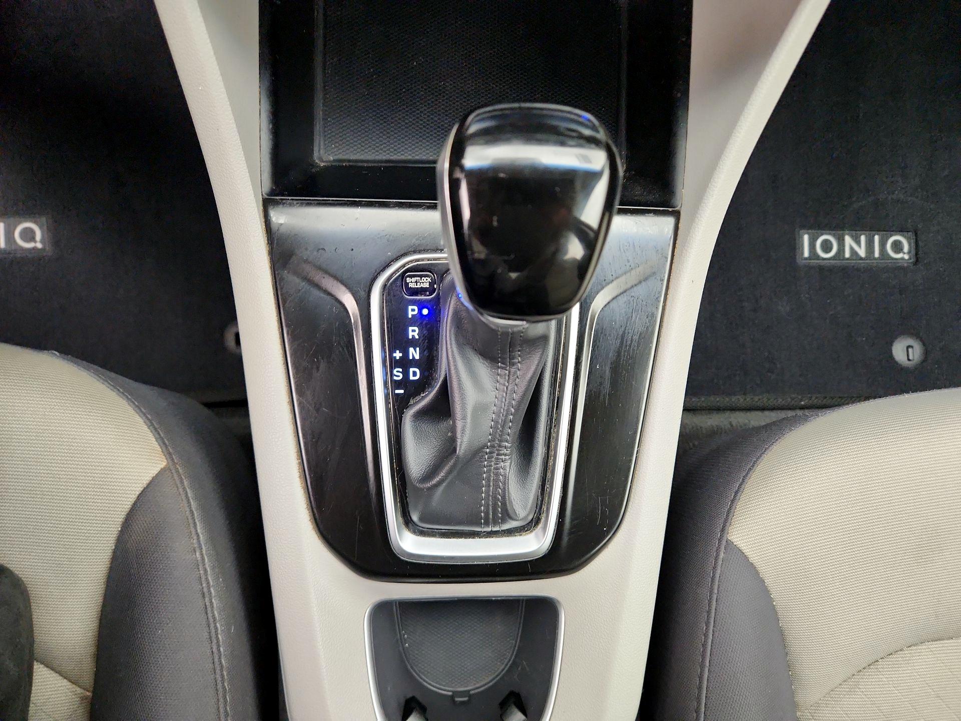 Thumbnail: 2019 Hyundai Ioniq - 17