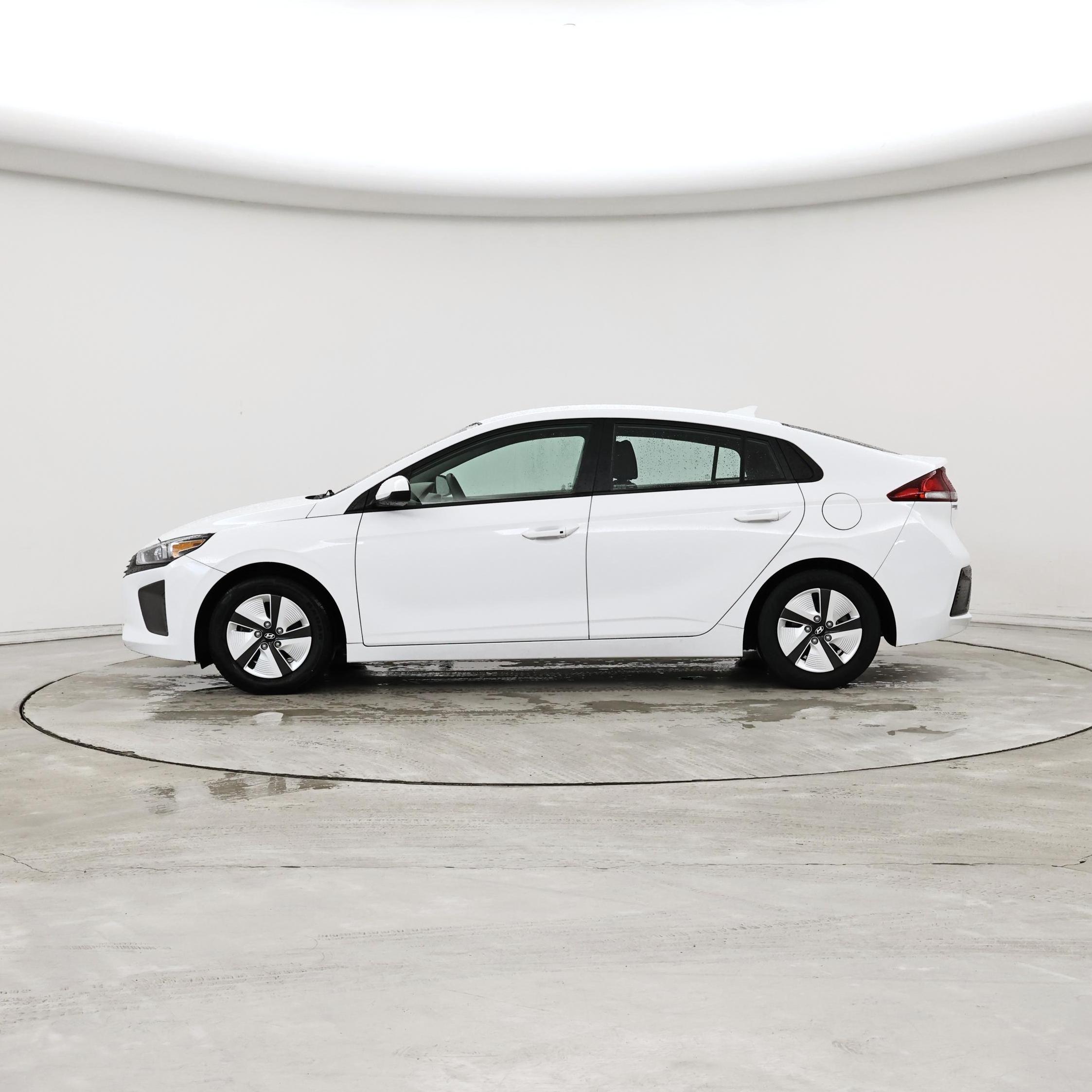 Thumbnail: 2019 Hyundai Ioniq - 3