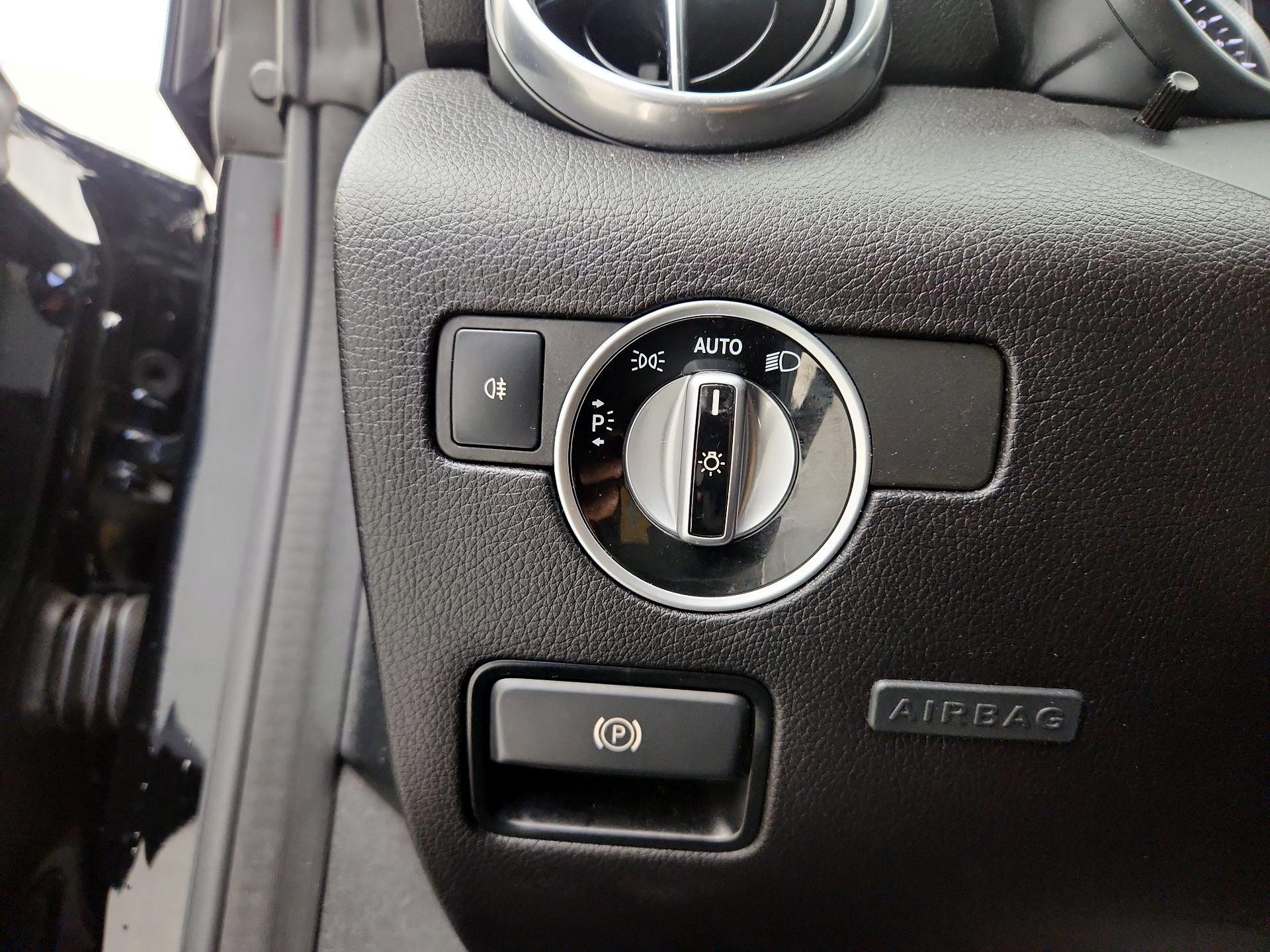 Thumbnail: 2020 Mercedes-Benz SLC - 13