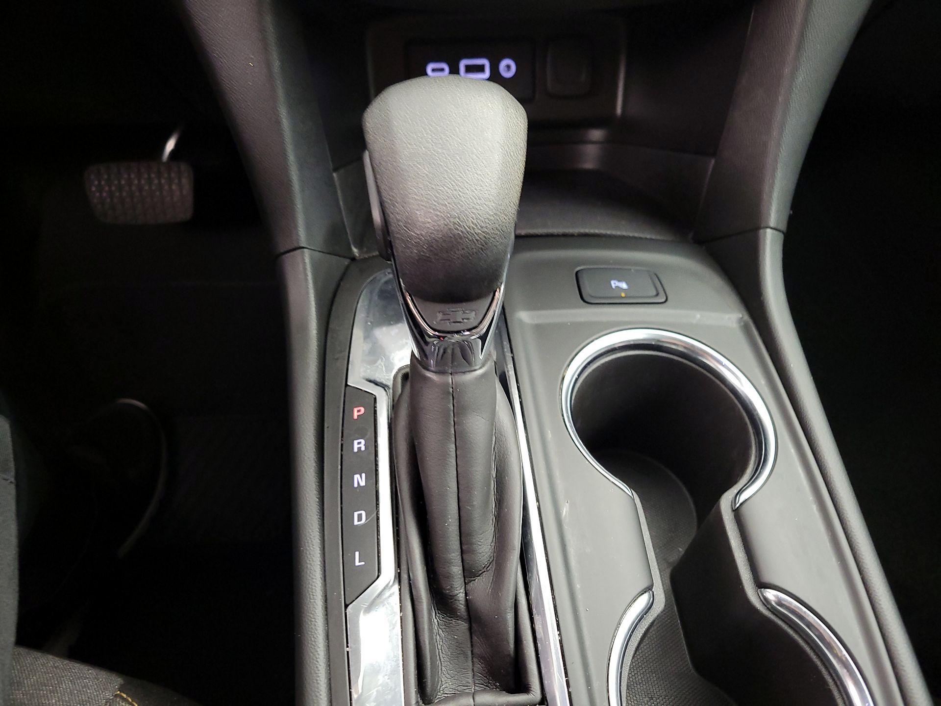 Thumbnail: 2022 Chevrolet Equinox - 16