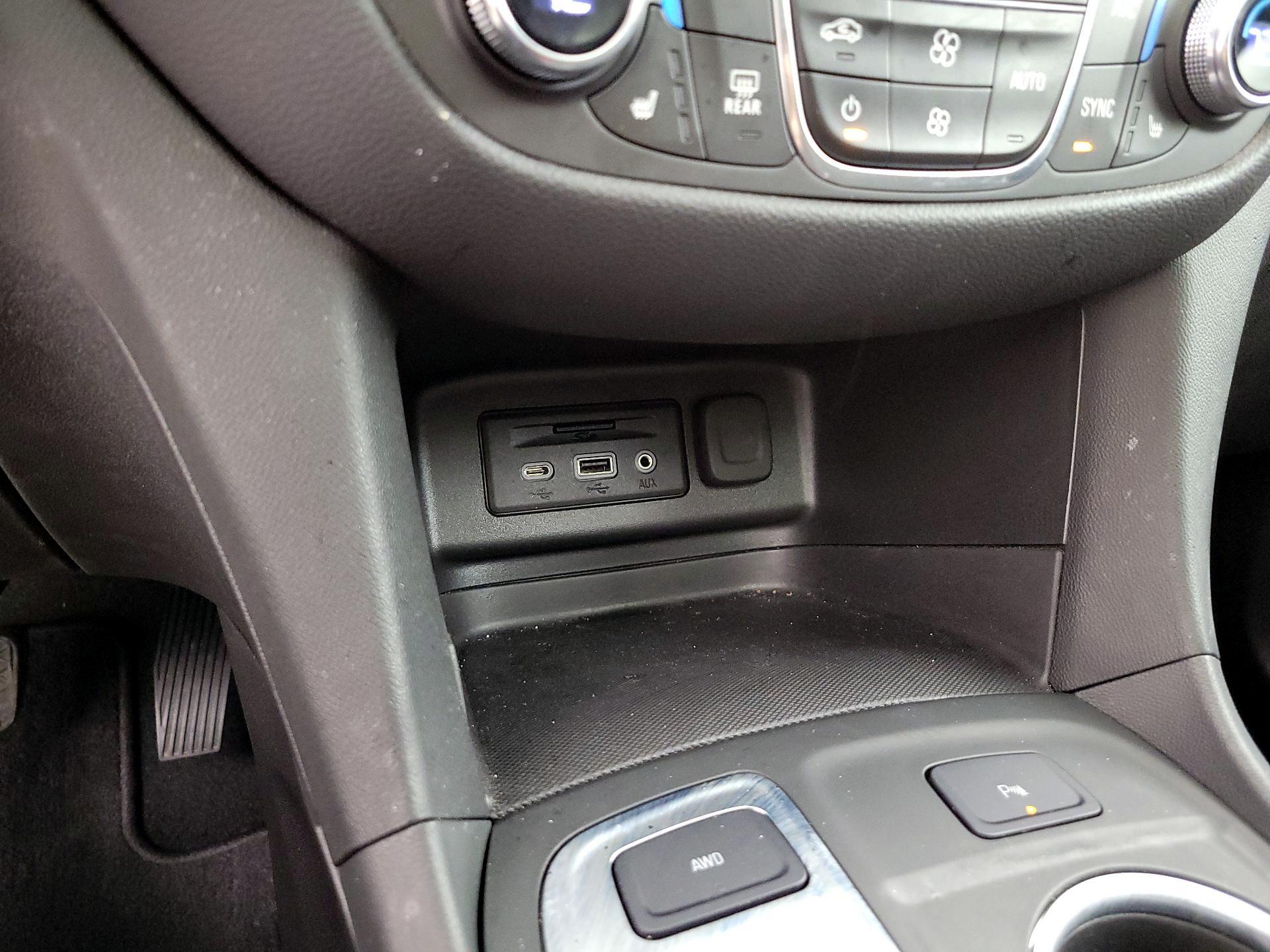 Thumbnail: 2022 Chevrolet Equinox - 19