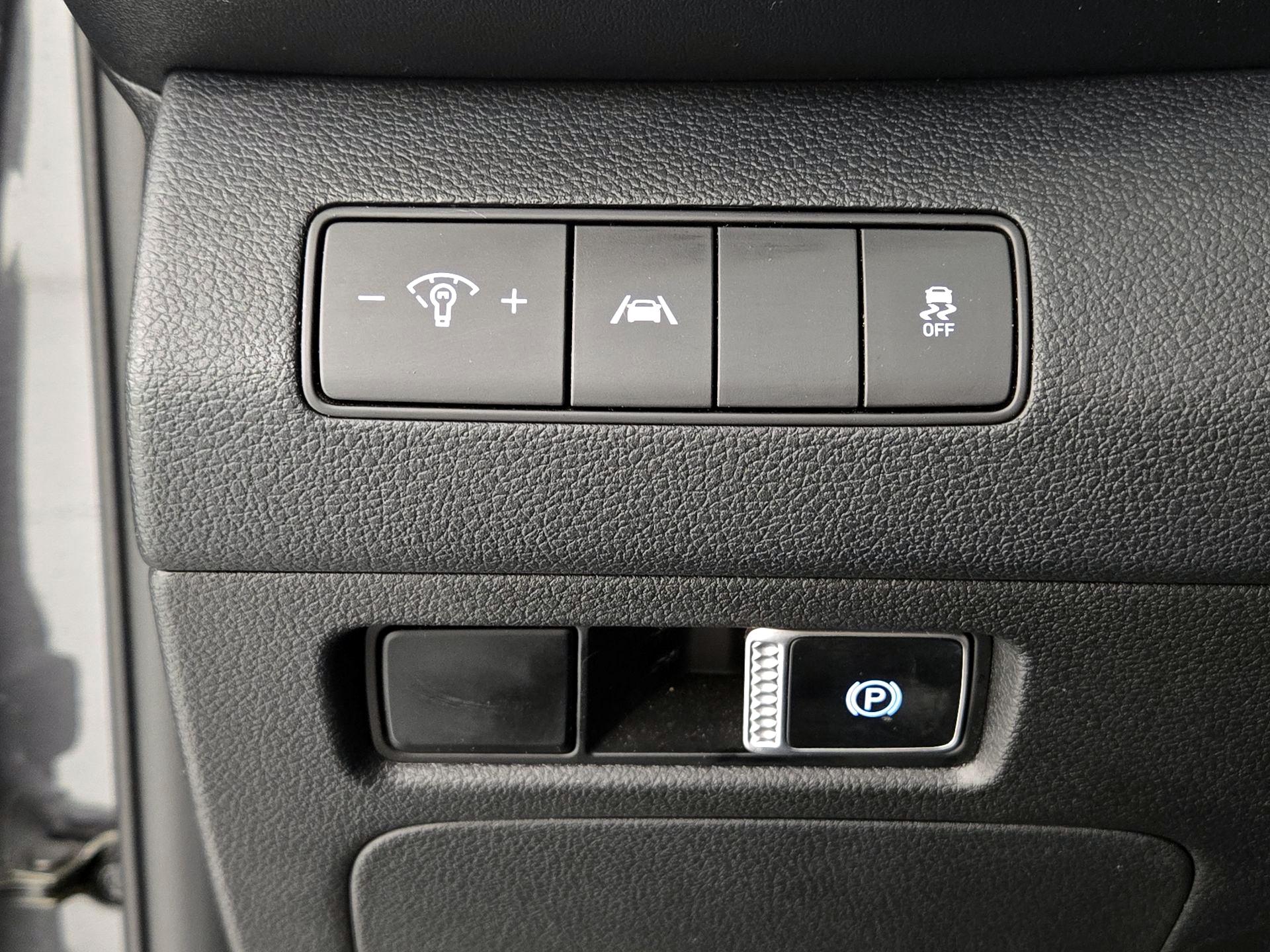 Thumbnail: 2023 Hyundai Santa Fe - 13