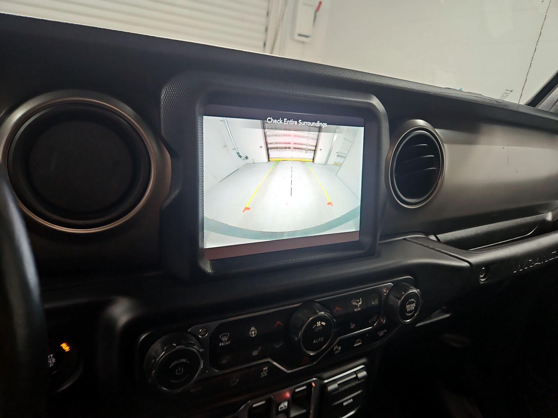 Thumbnail: 2021 Jeep Wrangler - 15