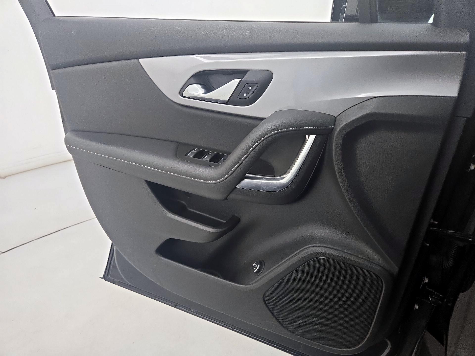 Thumbnail: 2023 Chevrolet Blazer - 12