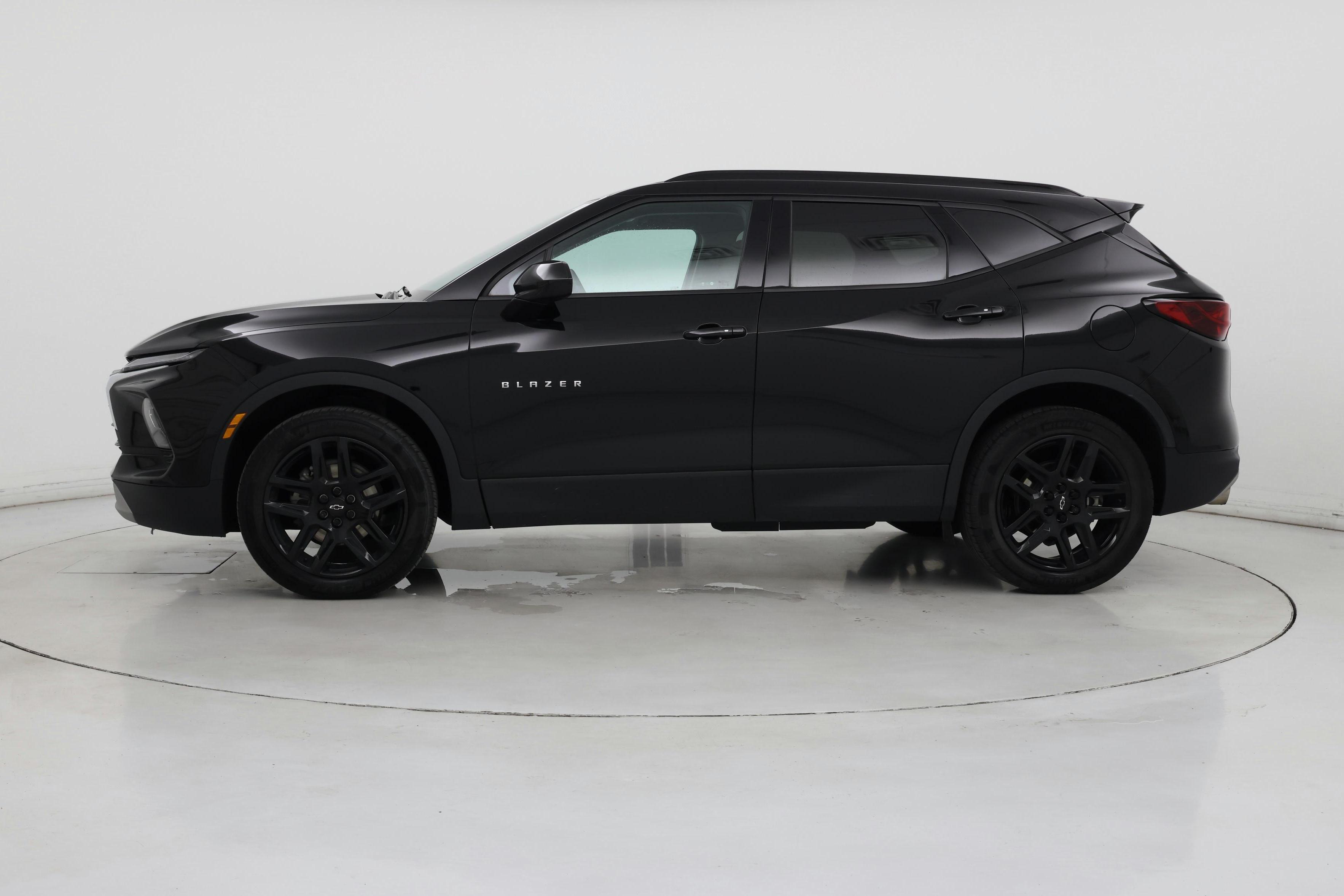 Thumbnail: 2023 Chevrolet Blazer - 3