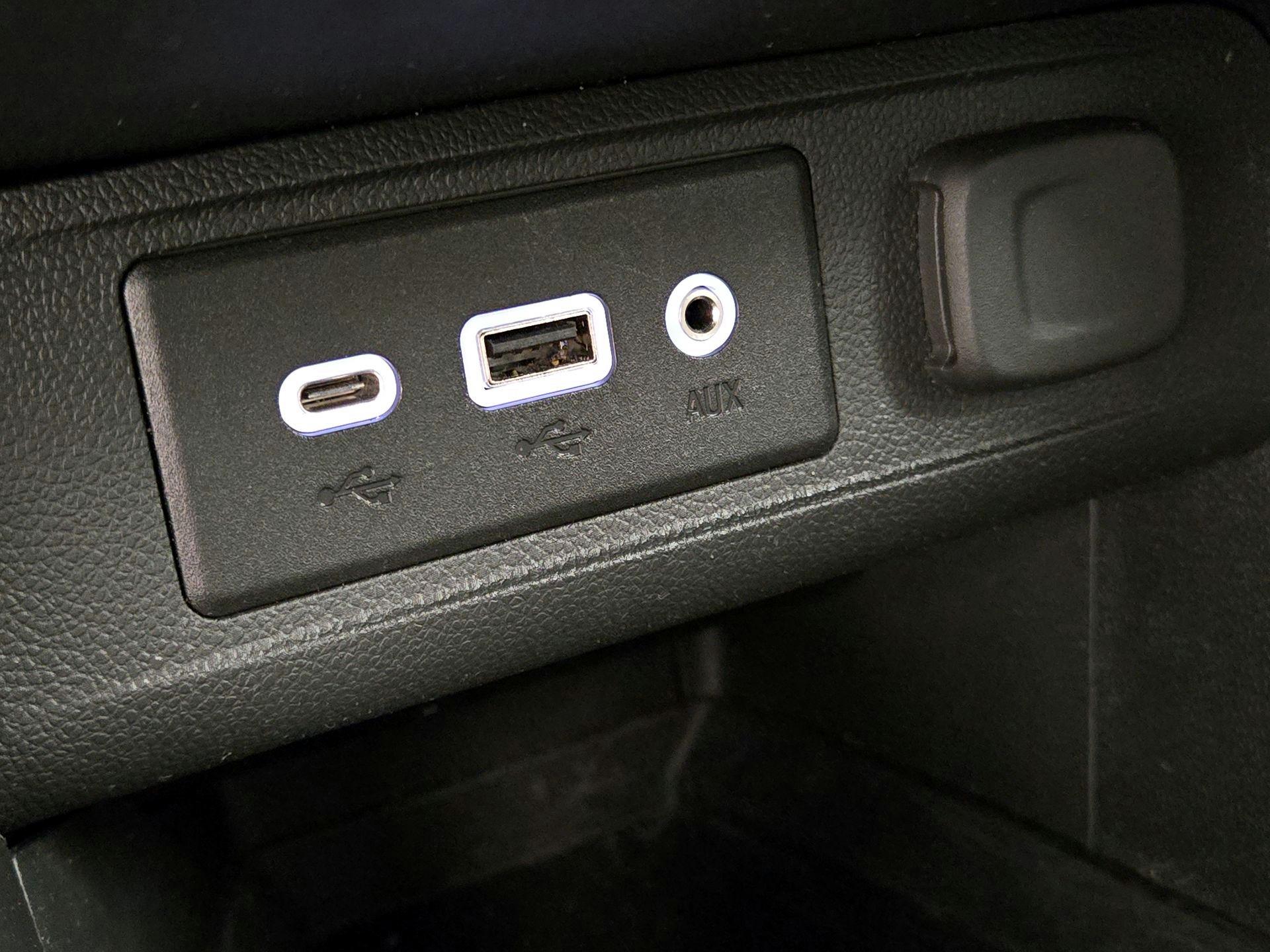 Thumbnail: 2023 Buick Encore GX - 18