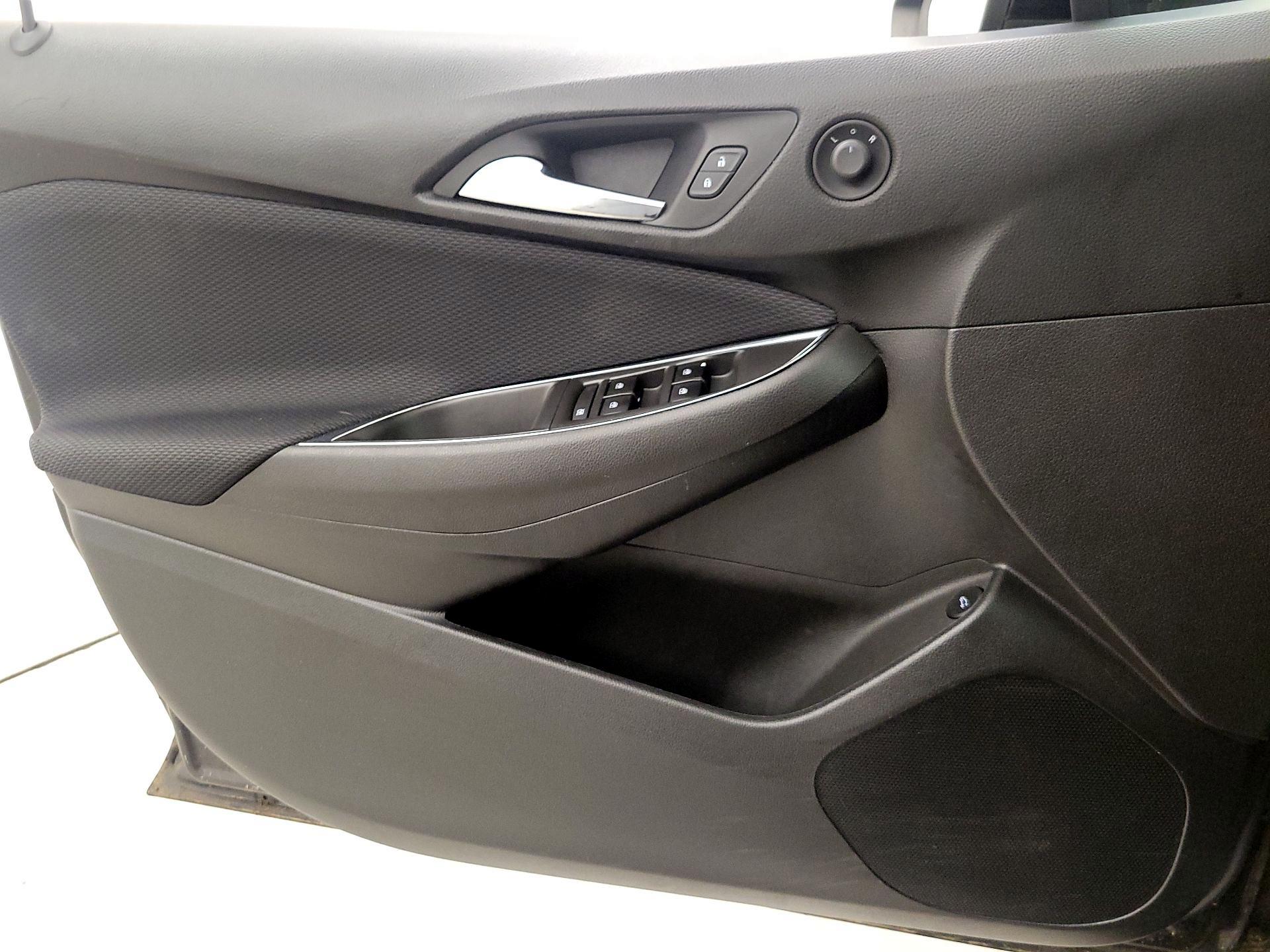 Thumbnail: 2016 Chevrolet Cruze - 12