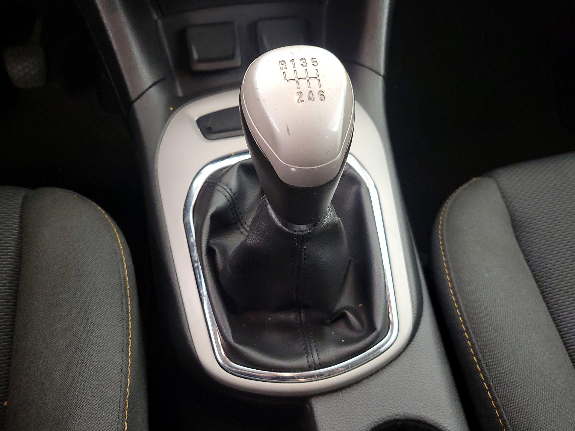 Thumbnail: 2016 Chevrolet Cruze - 17