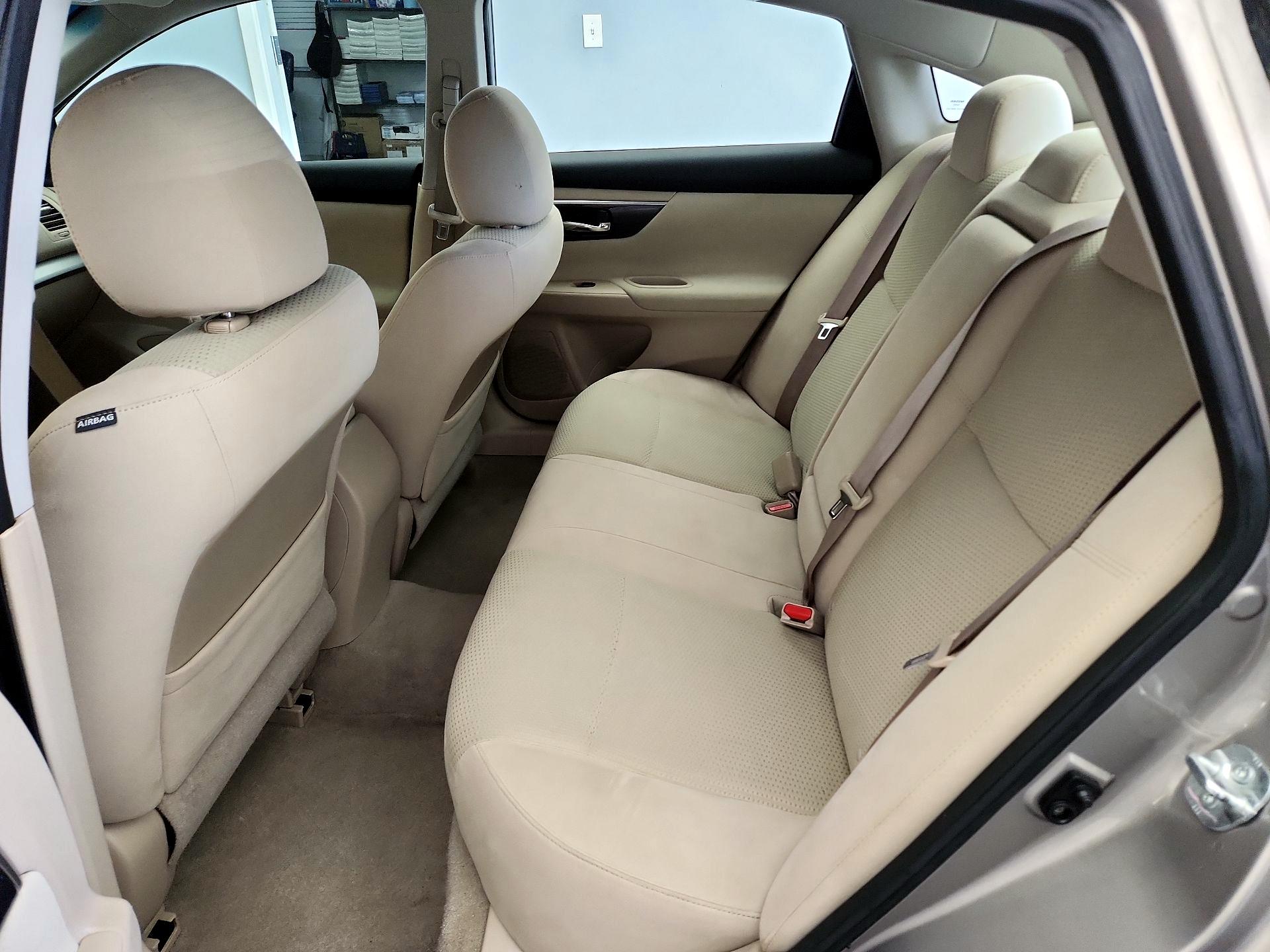 Thumbnail: 2014 Nissan Altima - 18