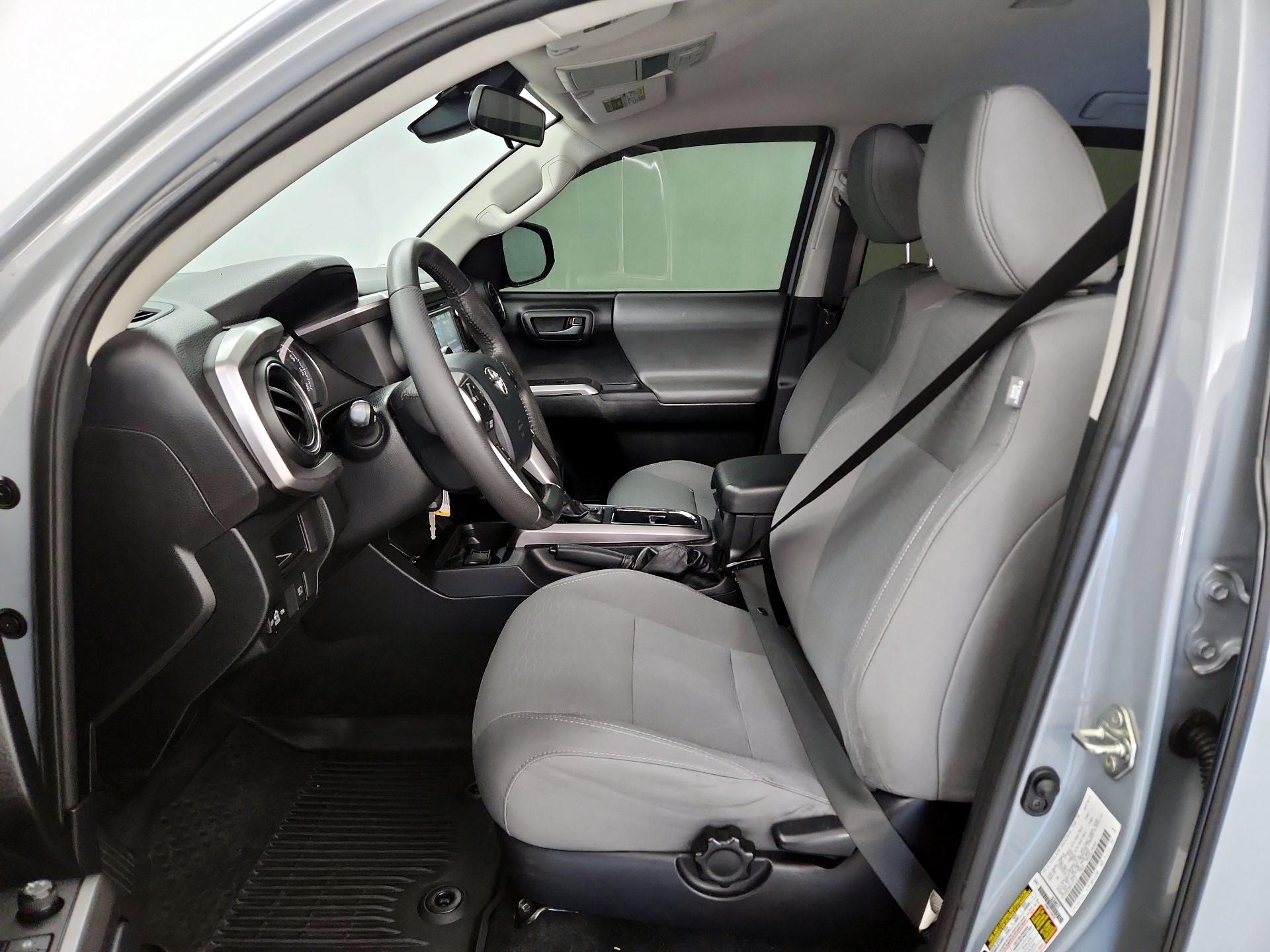 Thumbnail: 2019 Toyota Tacoma - 11