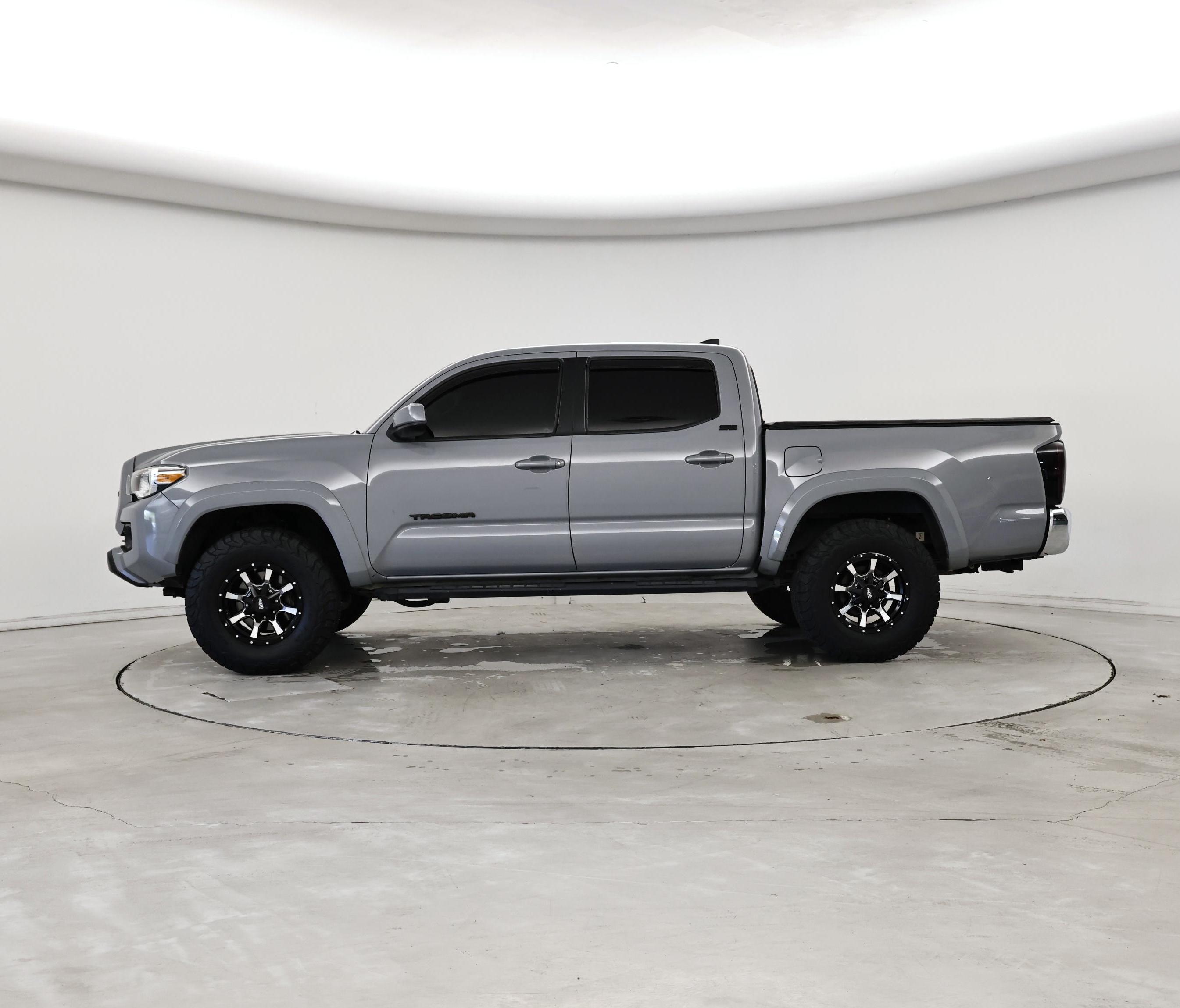 Thumbnail: 2019 Toyota Tacoma - 3