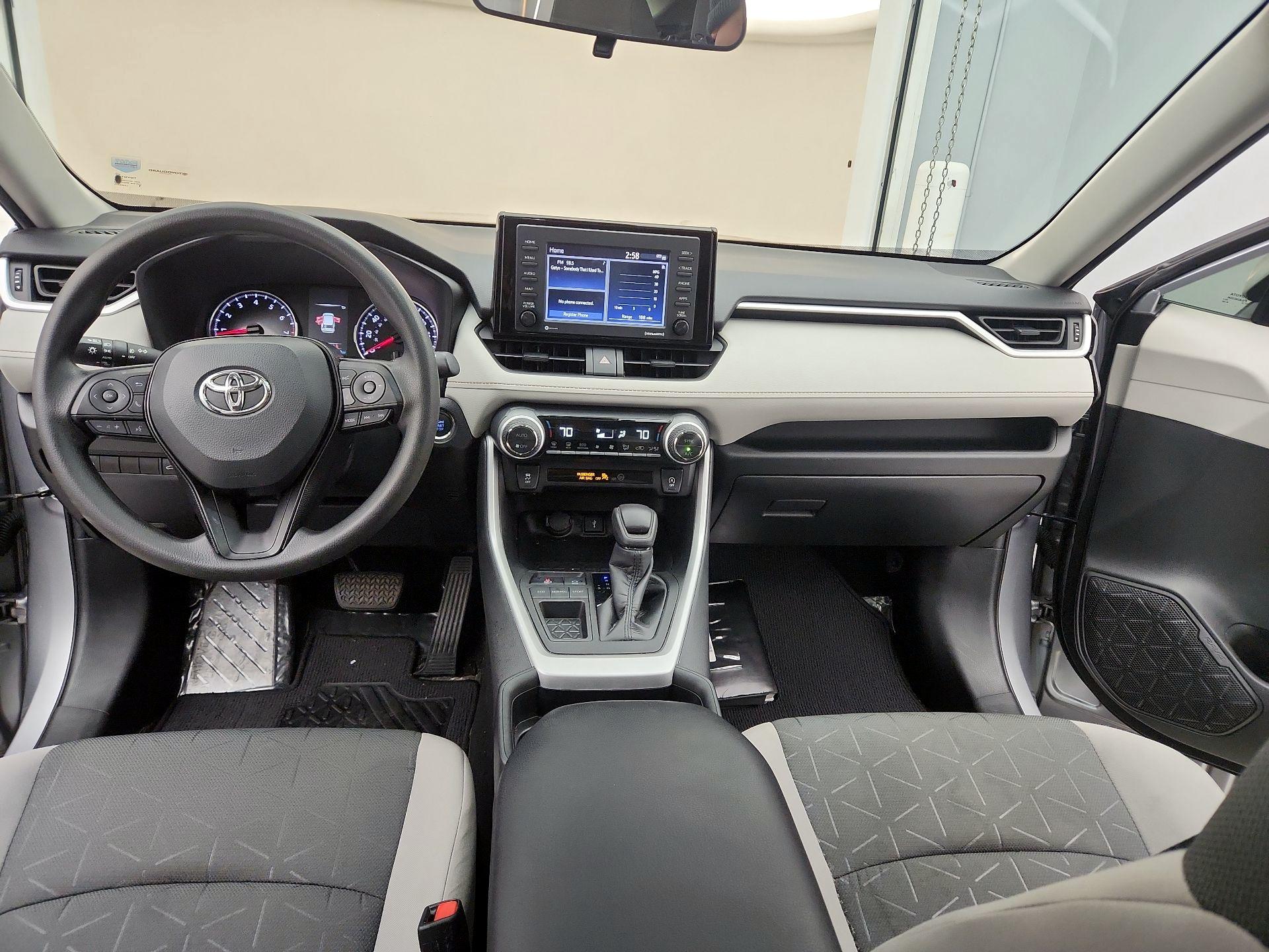 Thumbnail: 2021 Toyota RAV4 - 9