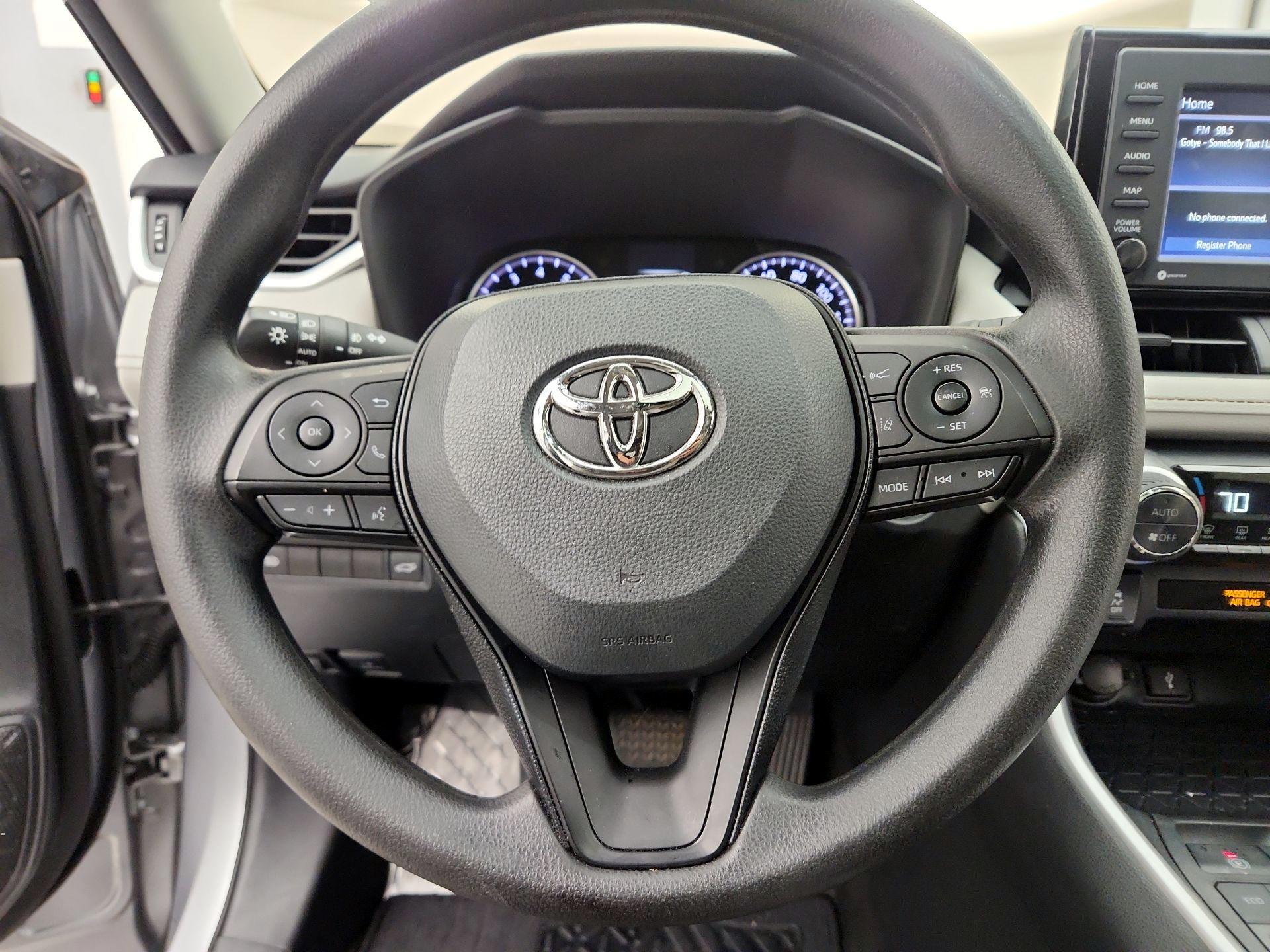 Thumbnail: 2021 Toyota RAV4 - 10