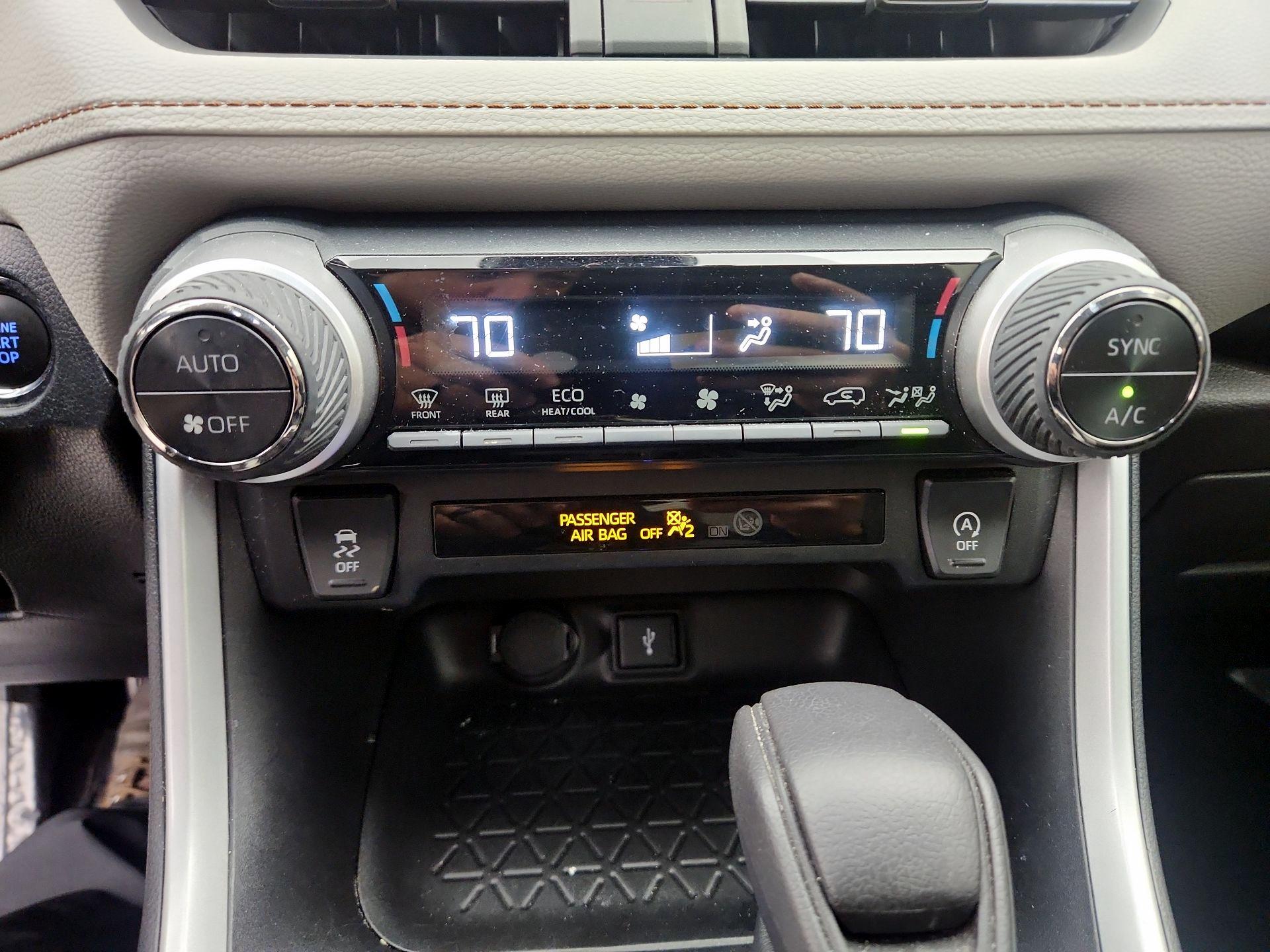 Thumbnail: 2021 Toyota RAV4 - 16