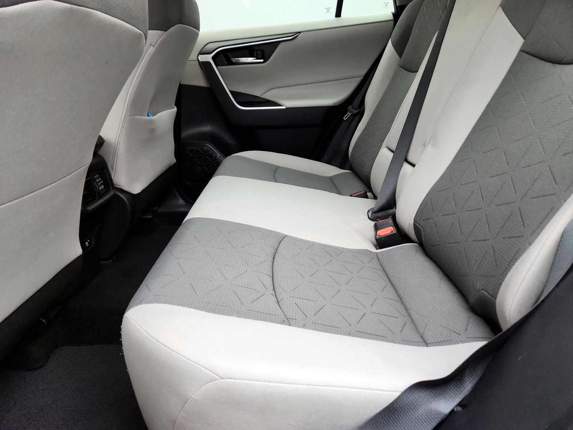 Thumbnail: 2021 Toyota RAV4 - 20