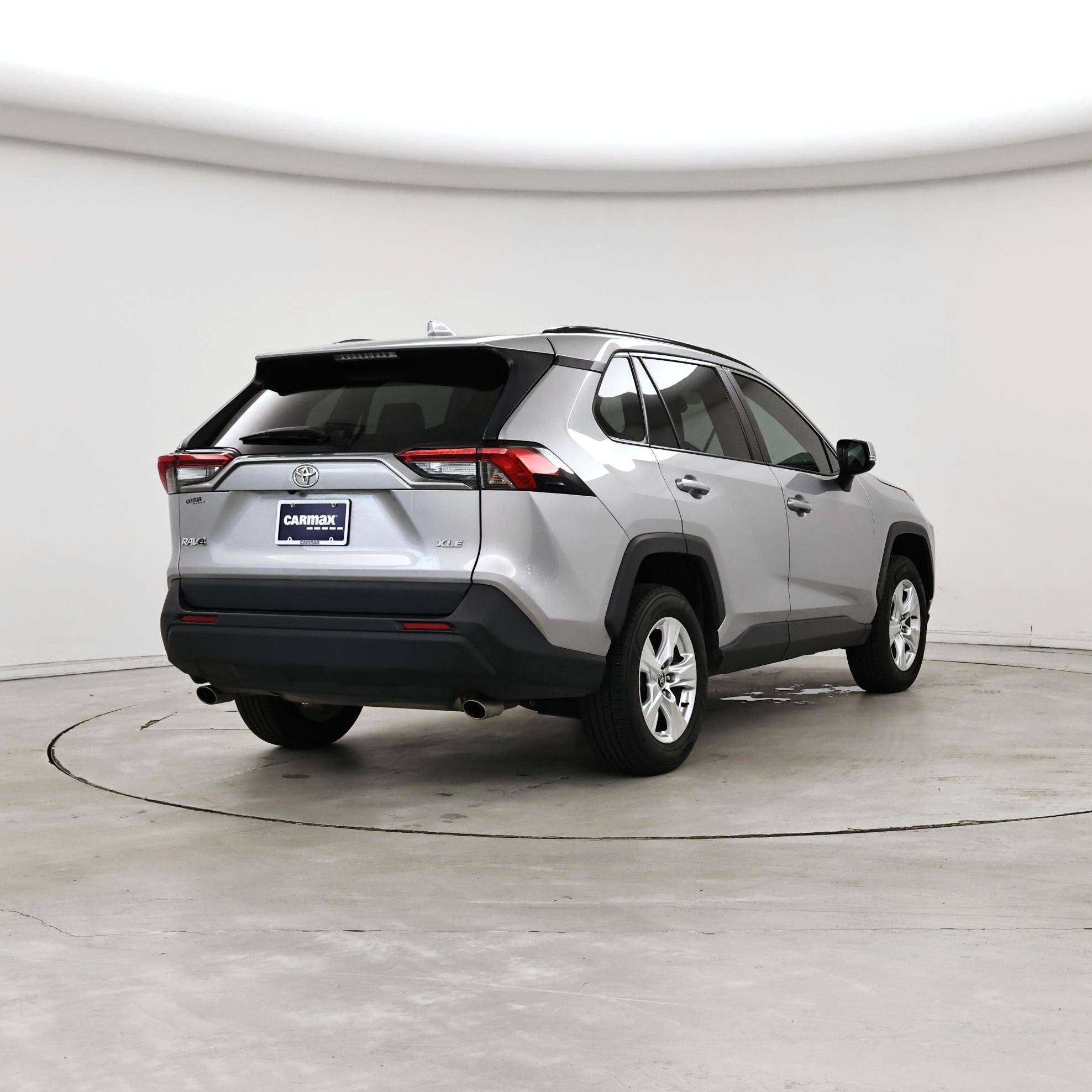 Thumbnail: 2021 Toyota RAV4 - 8