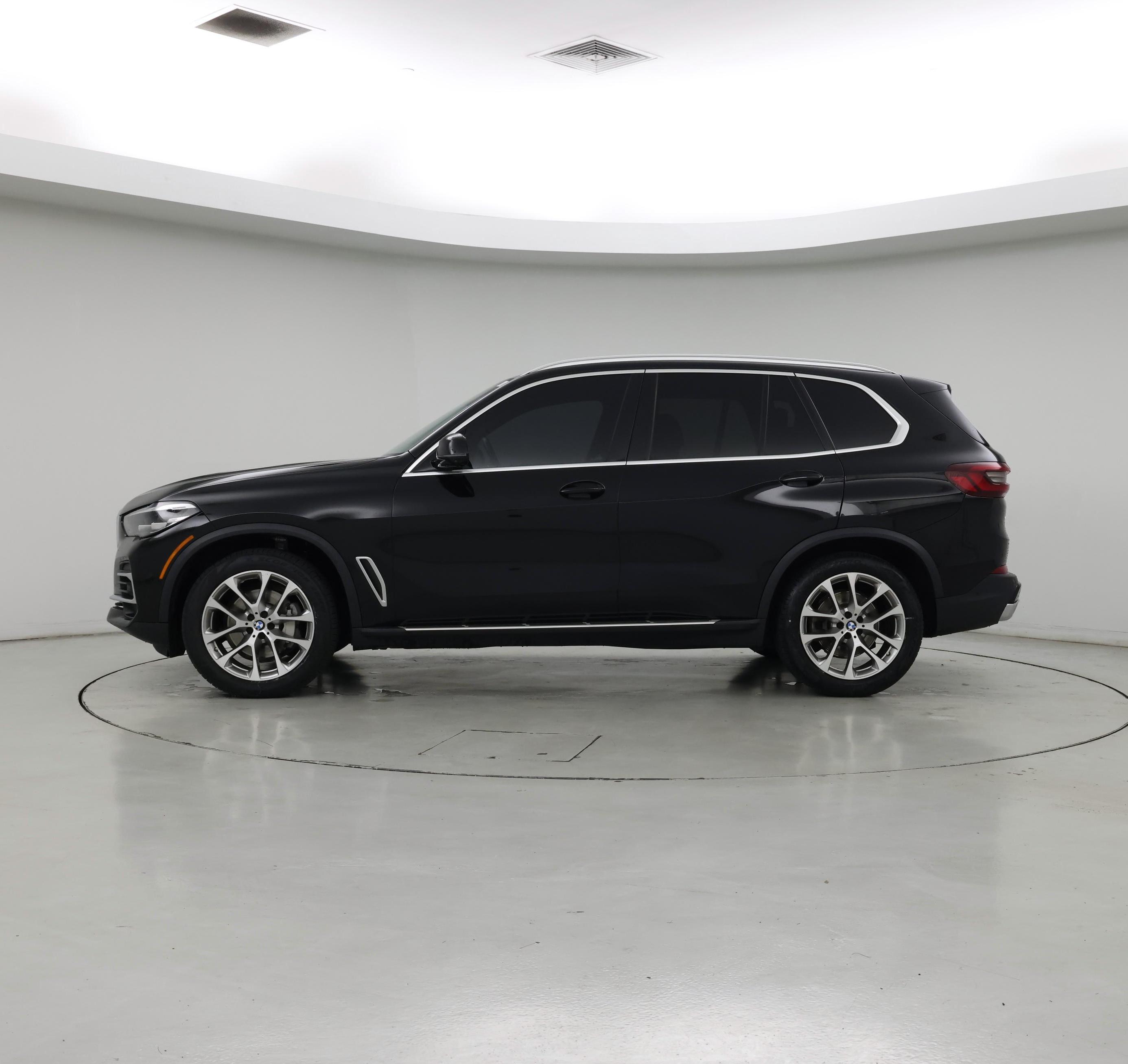 Thumbnail: 2023 BMW X5 - 3