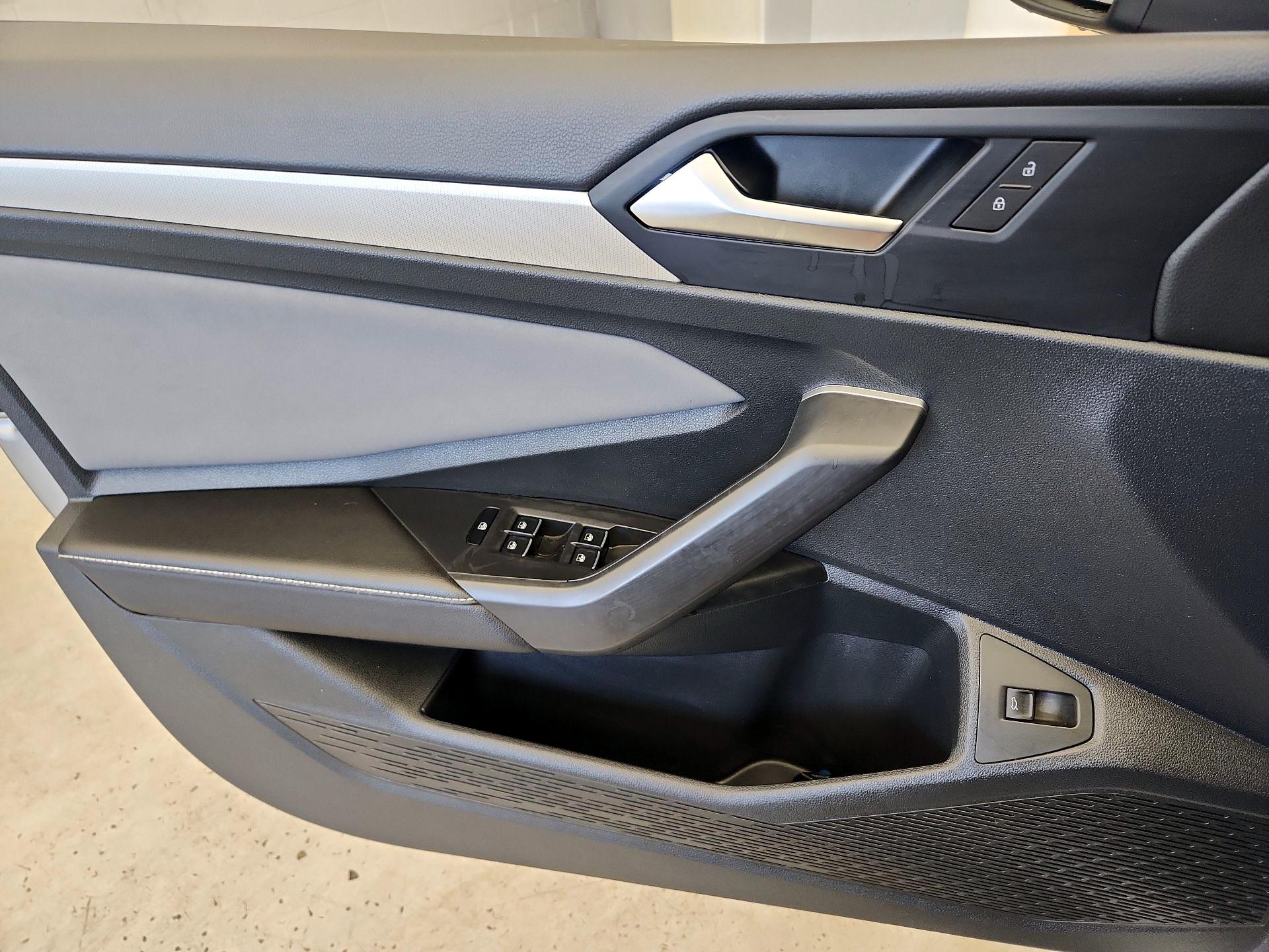 Thumbnail: 2025 Volkswagen Jetta - 12