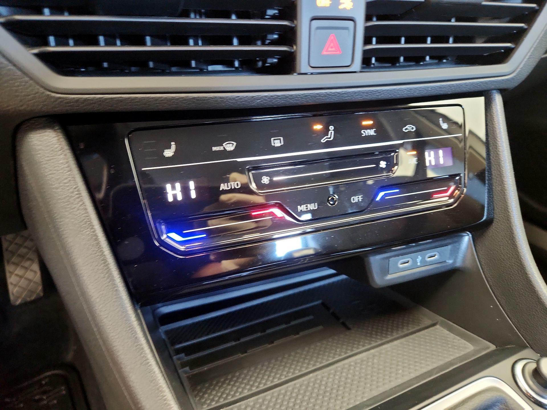 Thumbnail: 2025 Volkswagen Jetta - 16