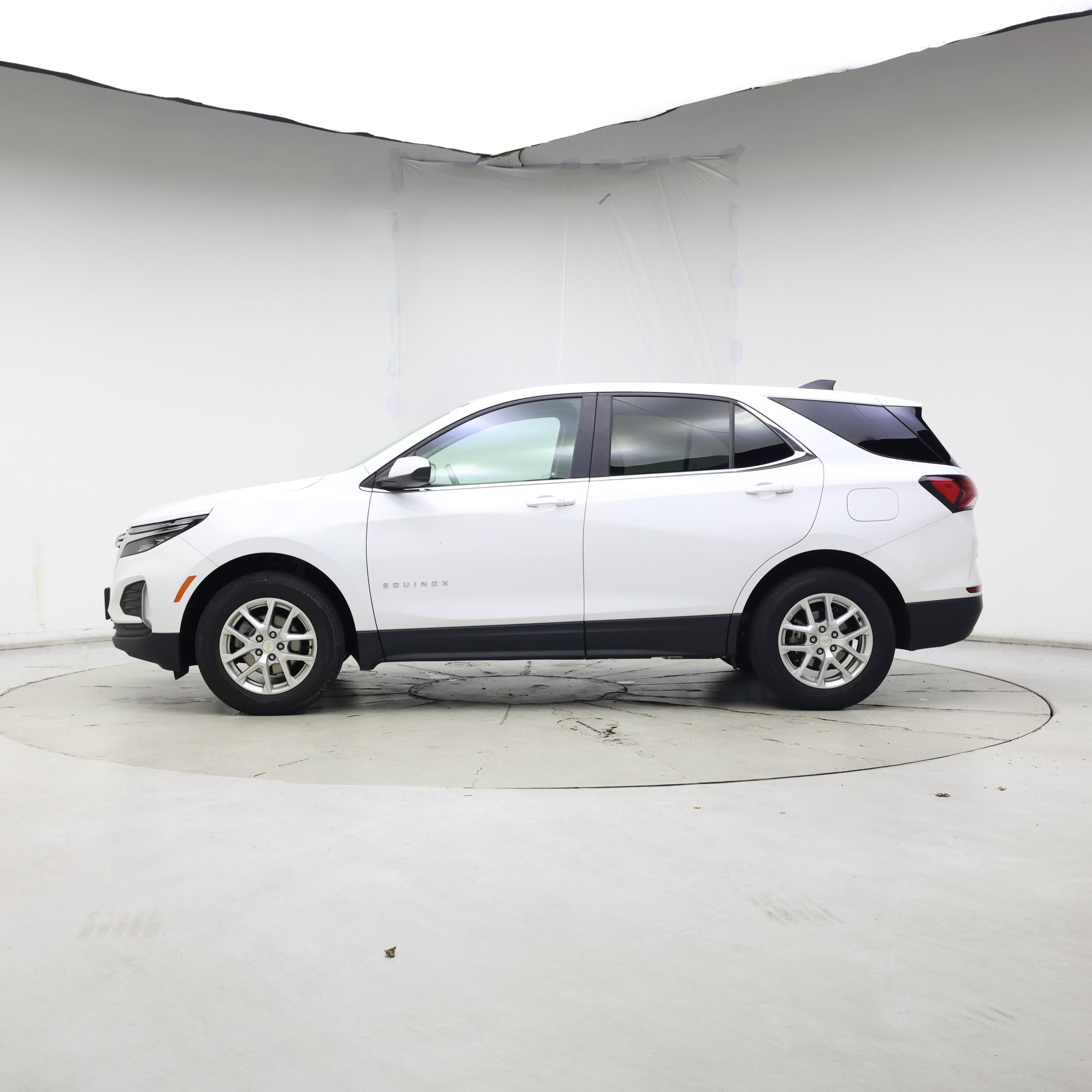 Thumbnail: 2022 Chevrolet Equinox - 3