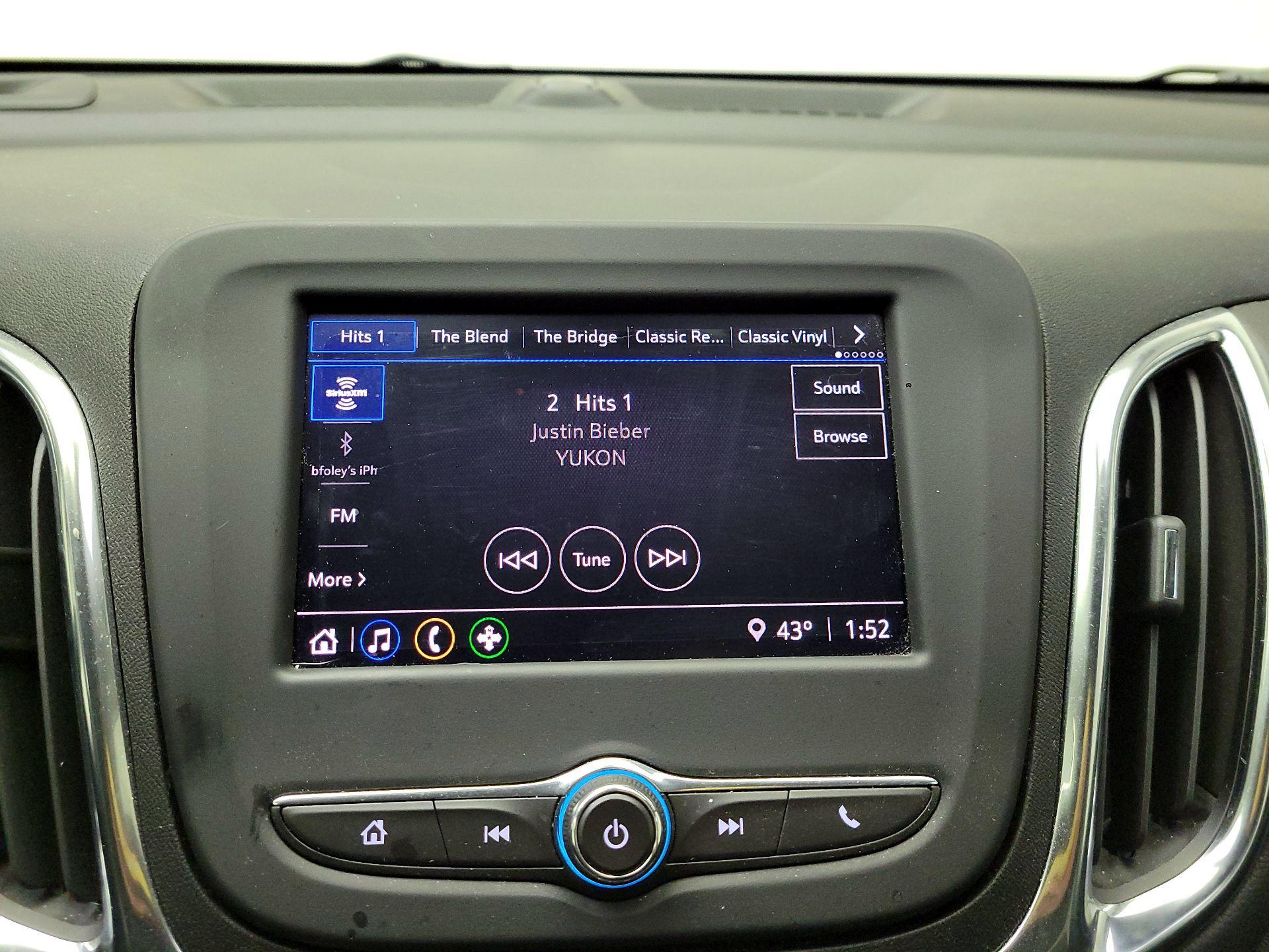 Thumbnail: 2022 Chevrolet Equinox - 16