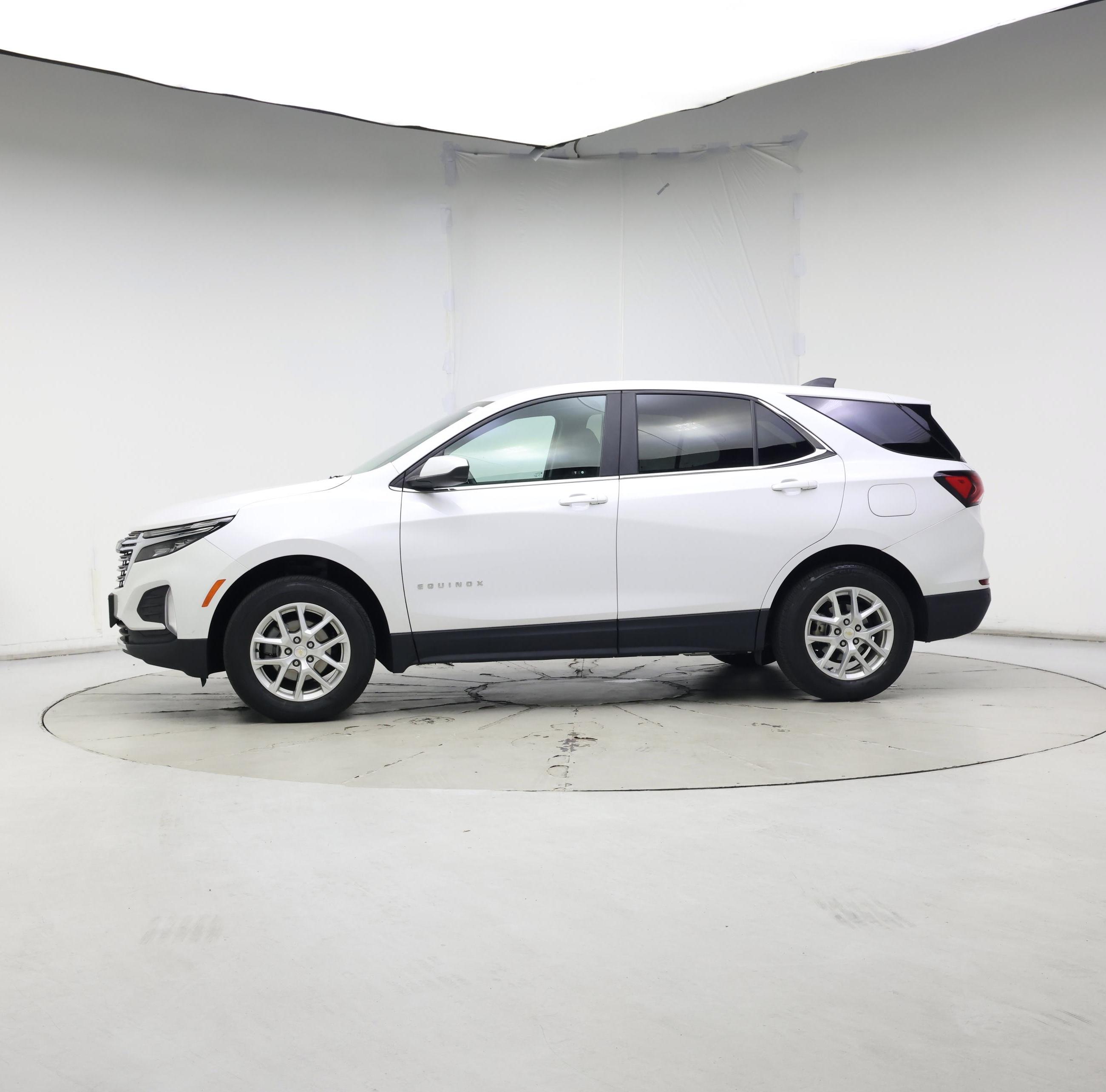 Thumbnail: 2022 Chevrolet Equinox - 3