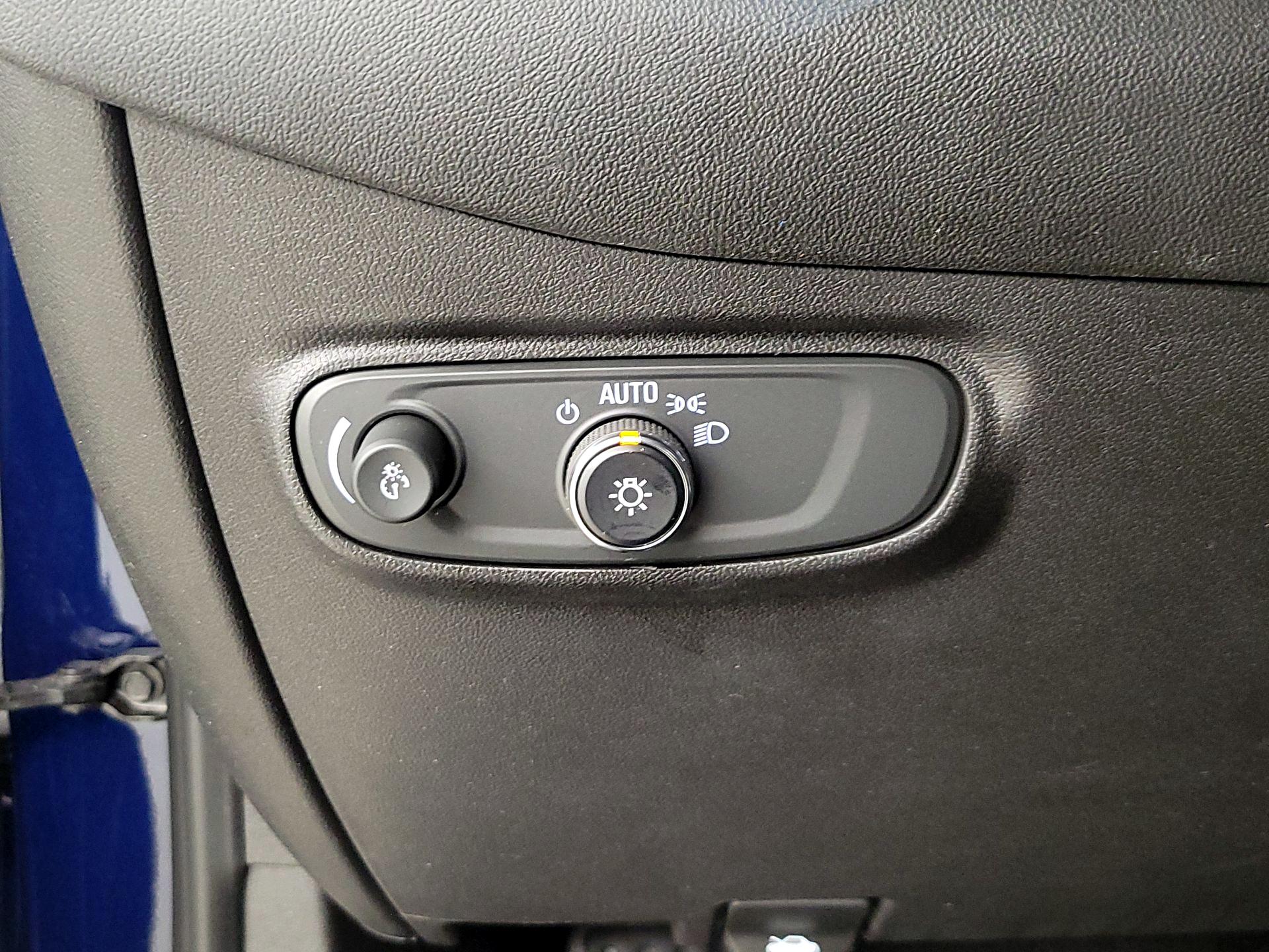 Thumbnail: 2022 Chevrolet Equinox - 13