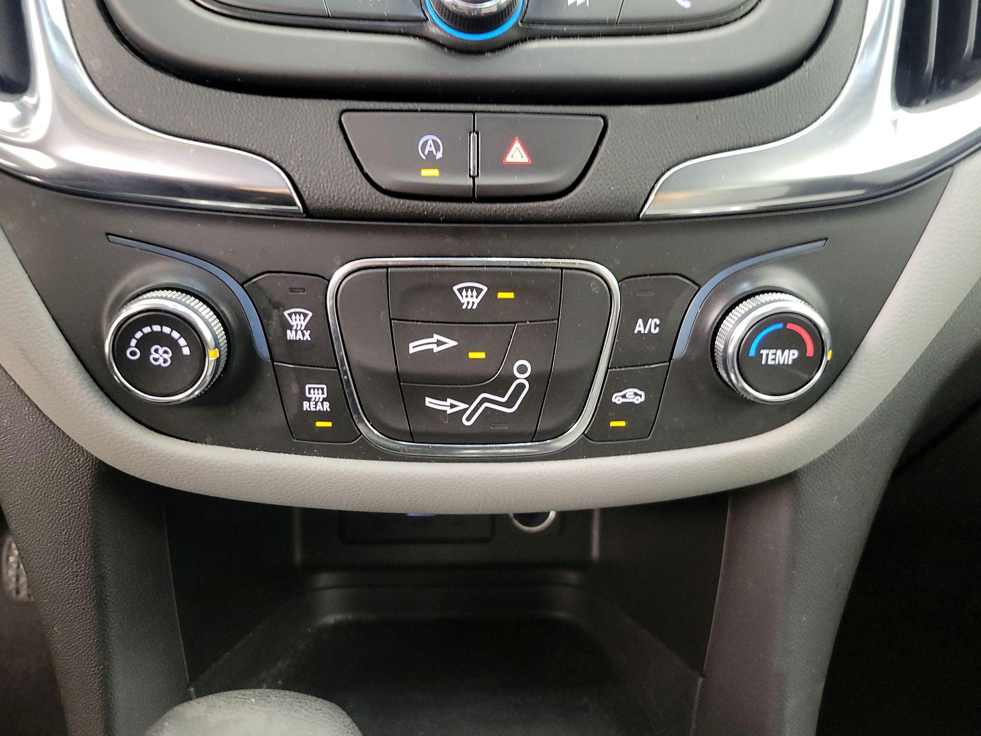 Thumbnail: 2022 Chevrolet Equinox - 16