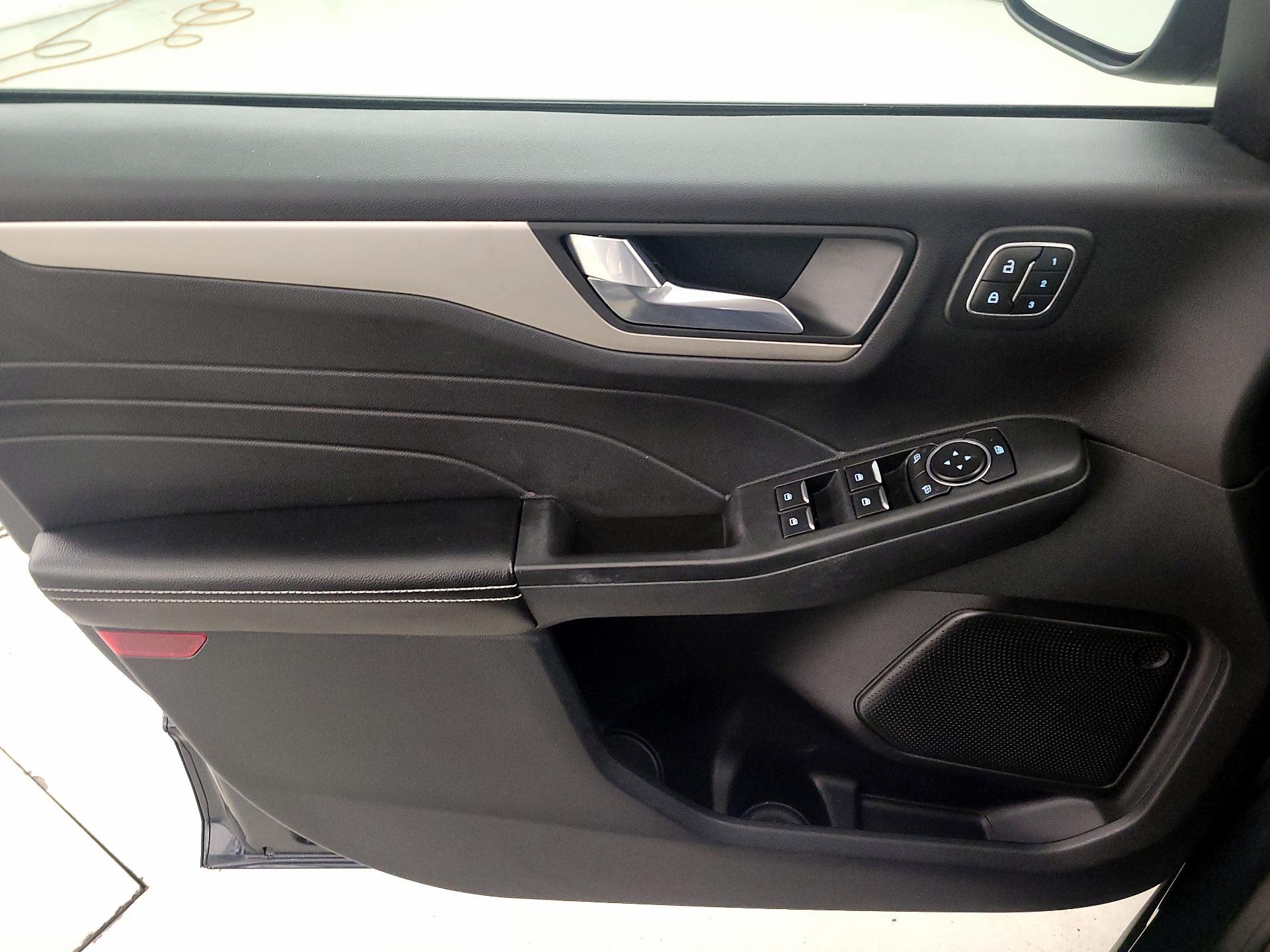 Thumbnail: 2022 Ford Escape - 12