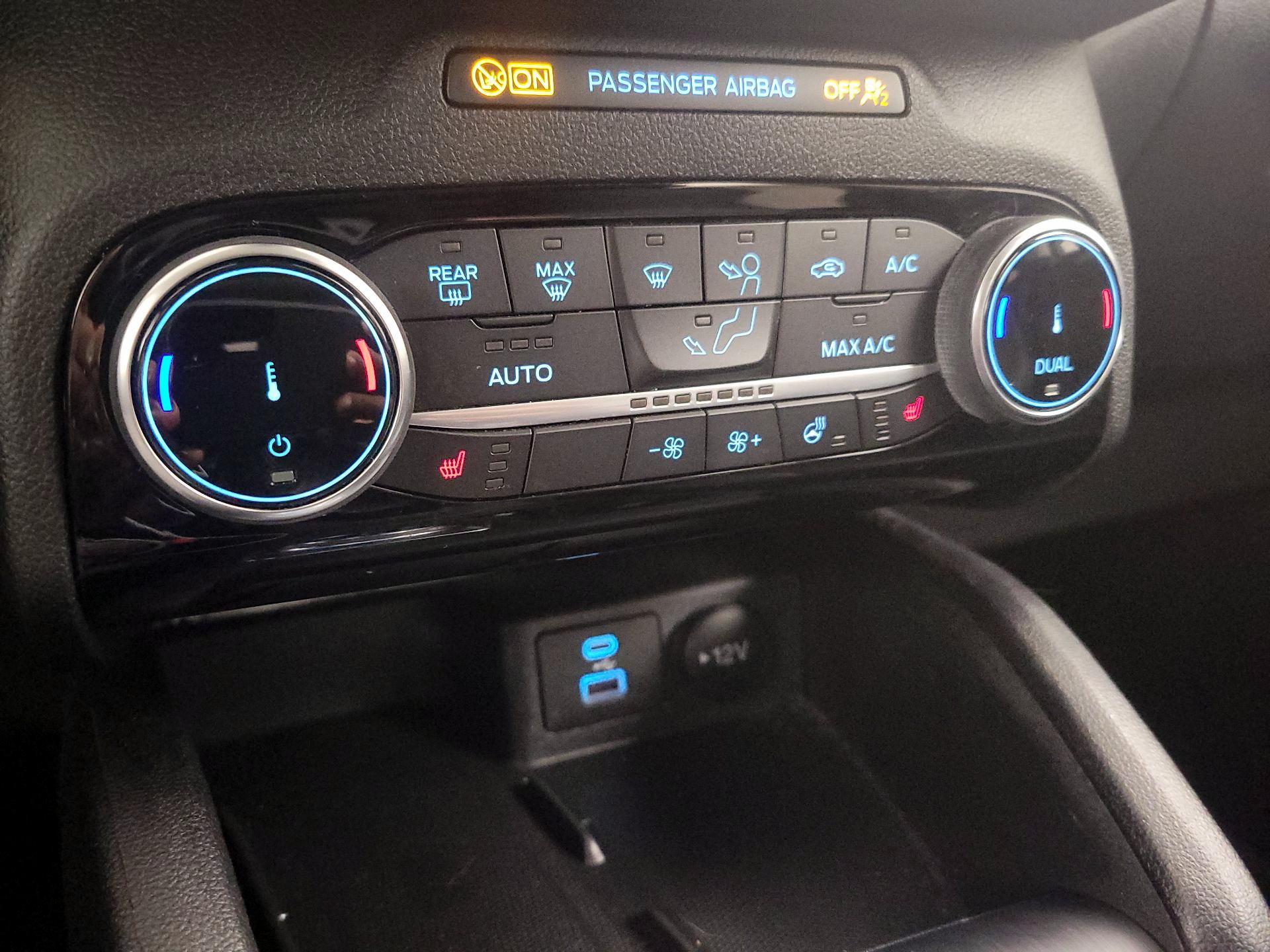 Thumbnail: 2022 Ford Escape - 16