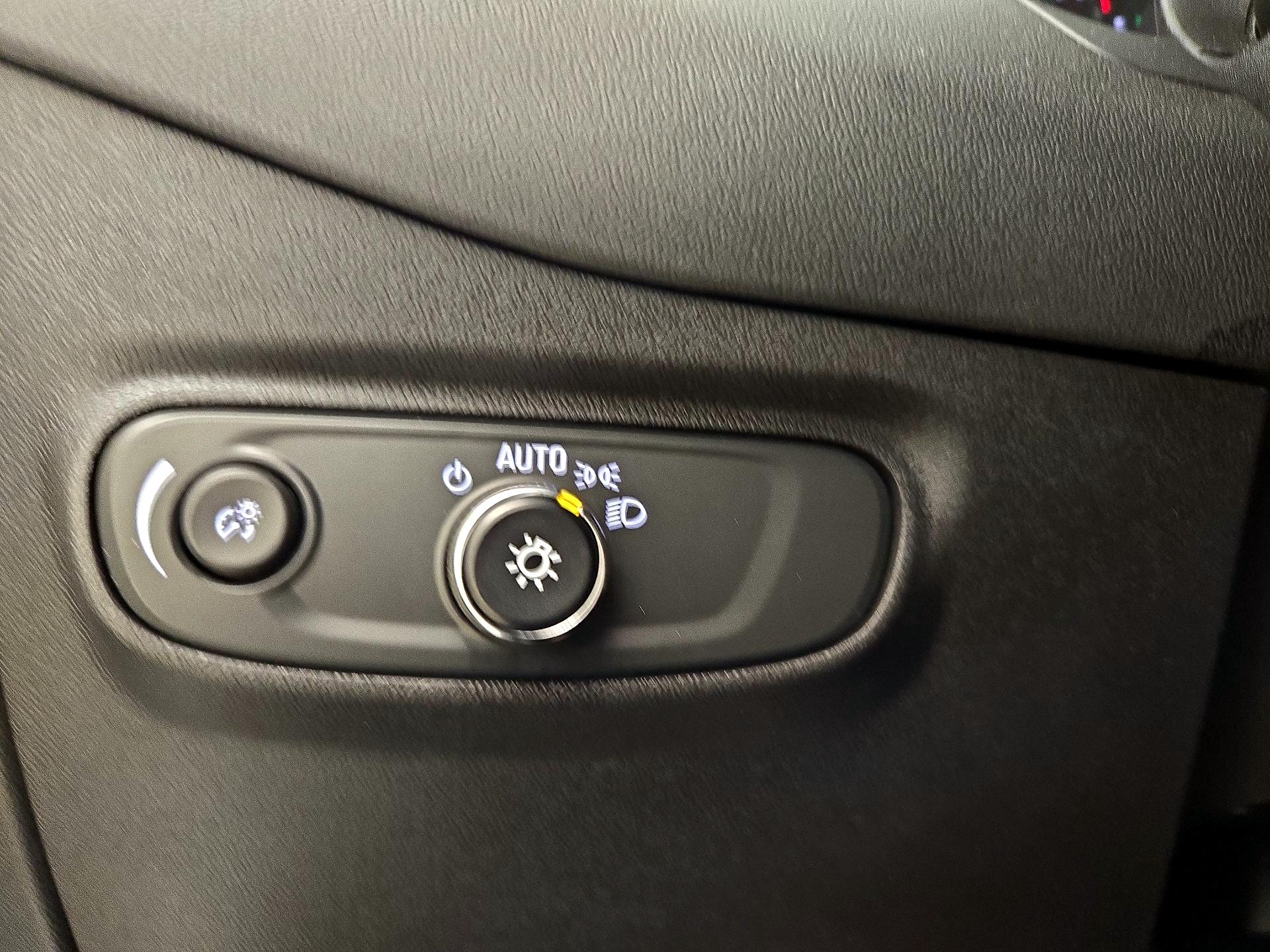 Thumbnail: 2023 Chevrolet Equinox - 13