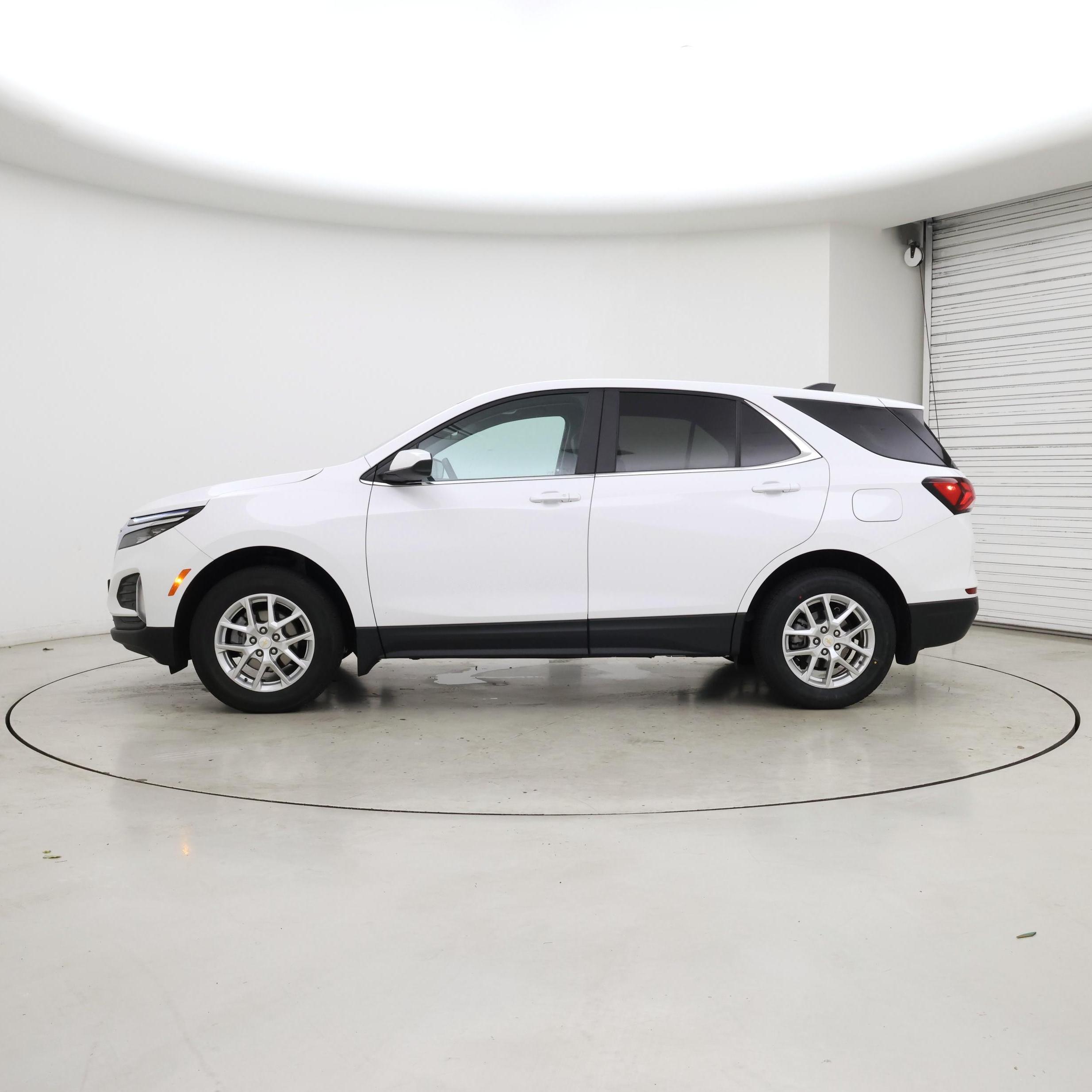 Thumbnail: 2023 Chevrolet Equinox - 3