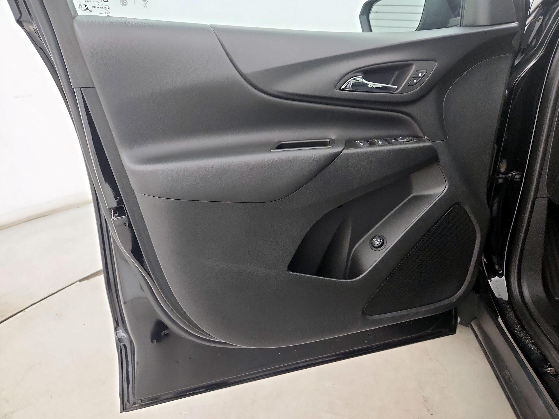 Thumbnail: 2022 Chevrolet Equinox - 12