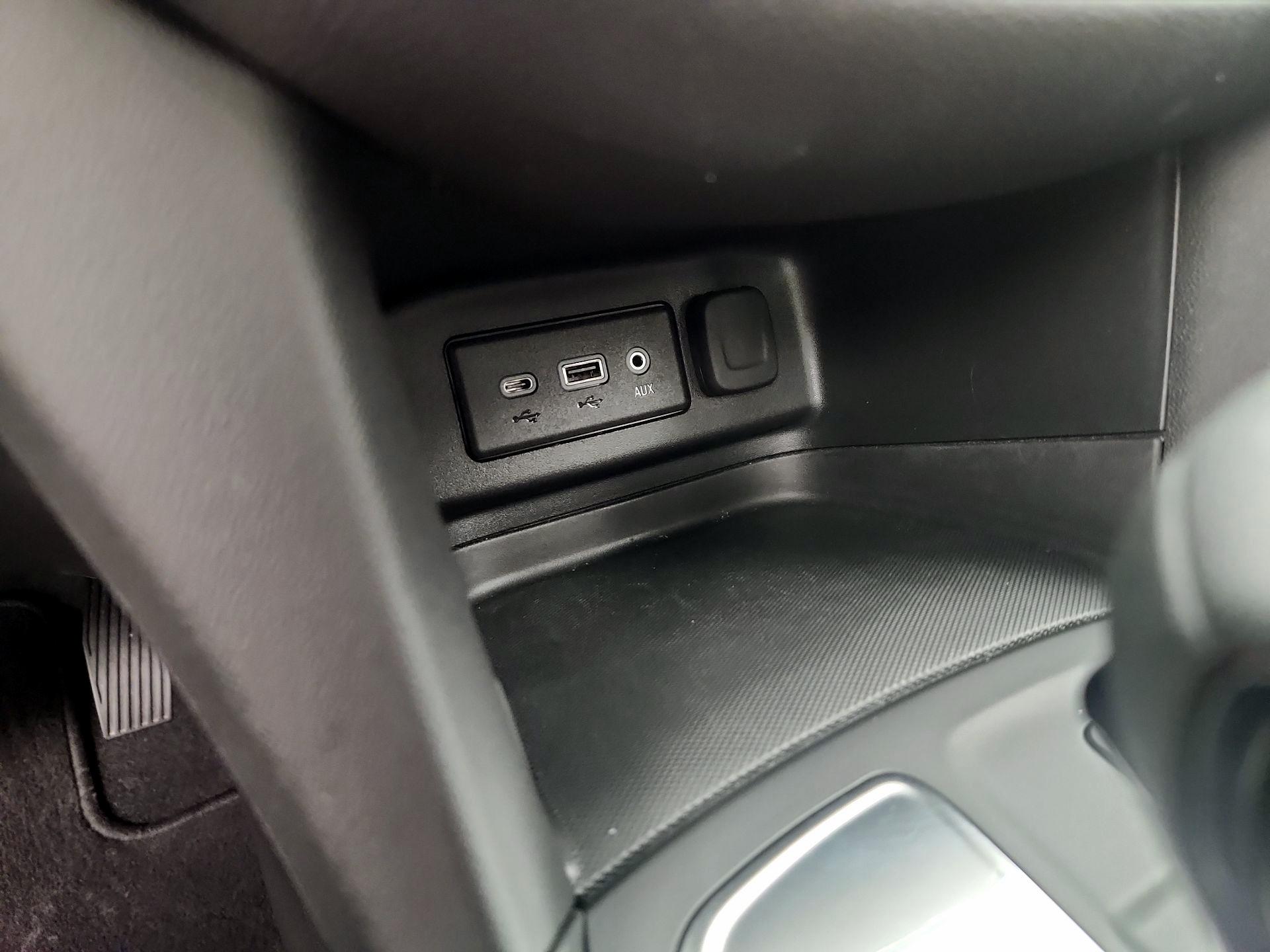 Thumbnail: 2022 Chevrolet Equinox - 18