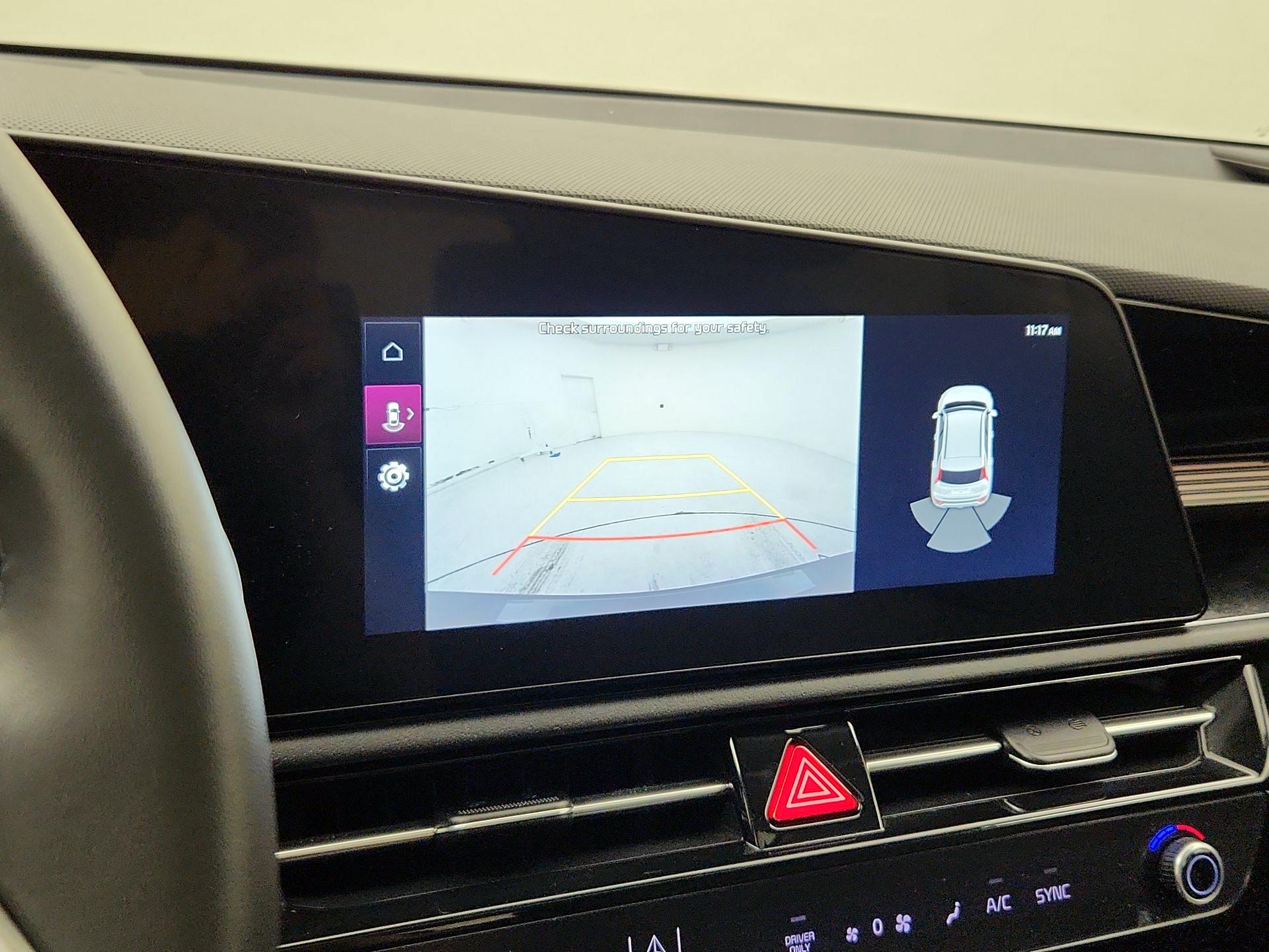 Thumbnail: 2023 Kia Niro - 15