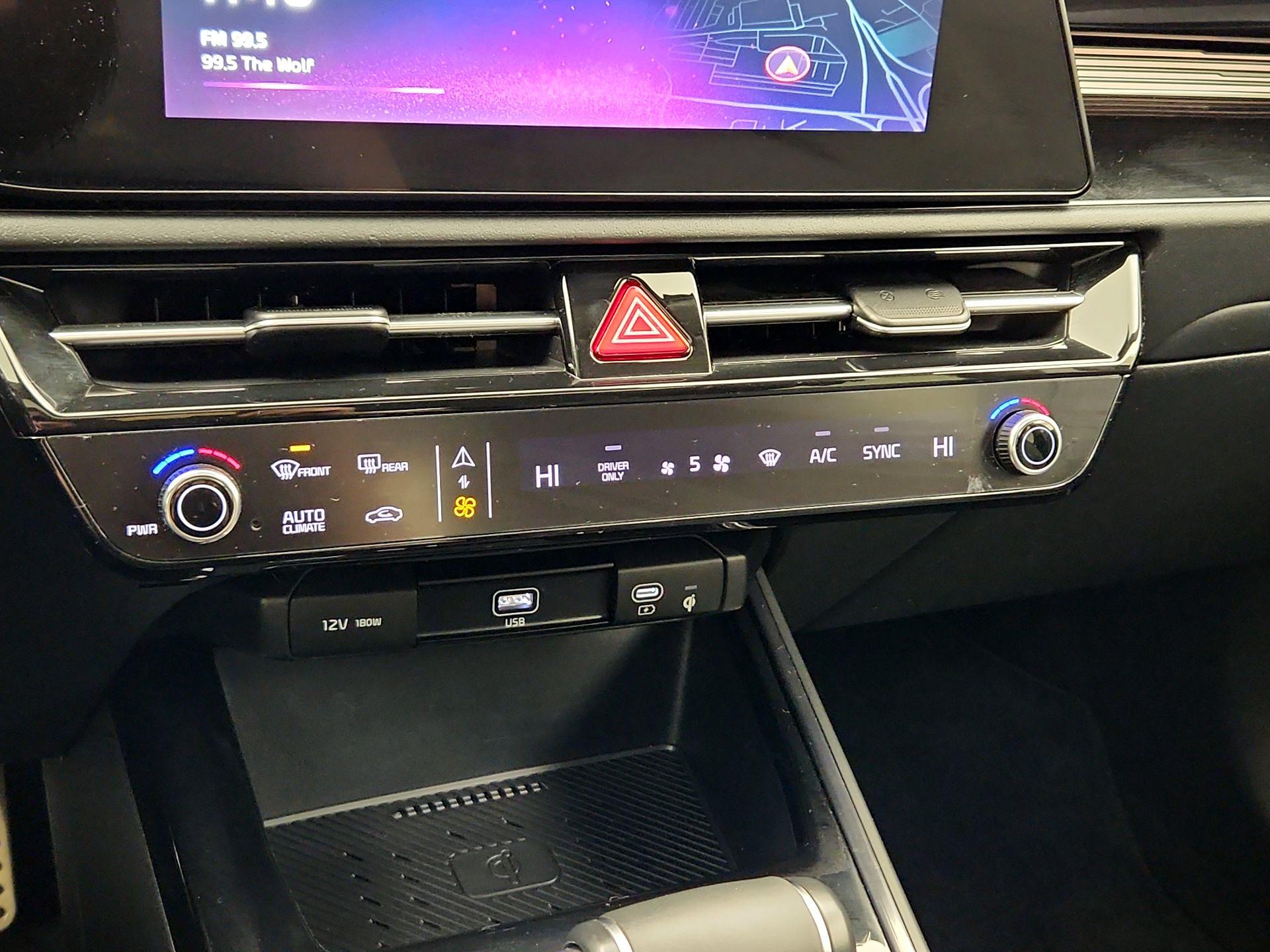 Thumbnail: 2023 Kia Niro - 17