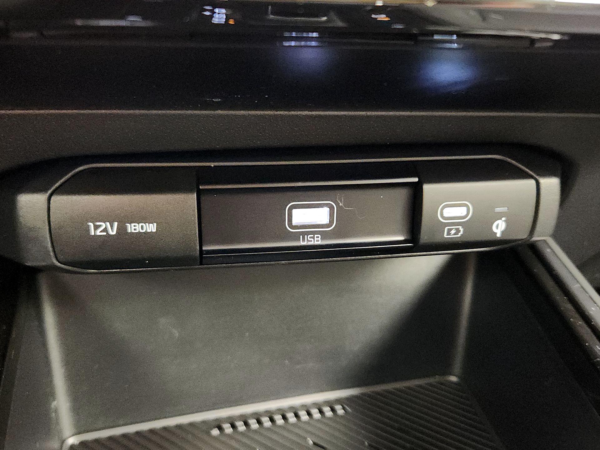 Thumbnail: 2023 Kia Niro - 19