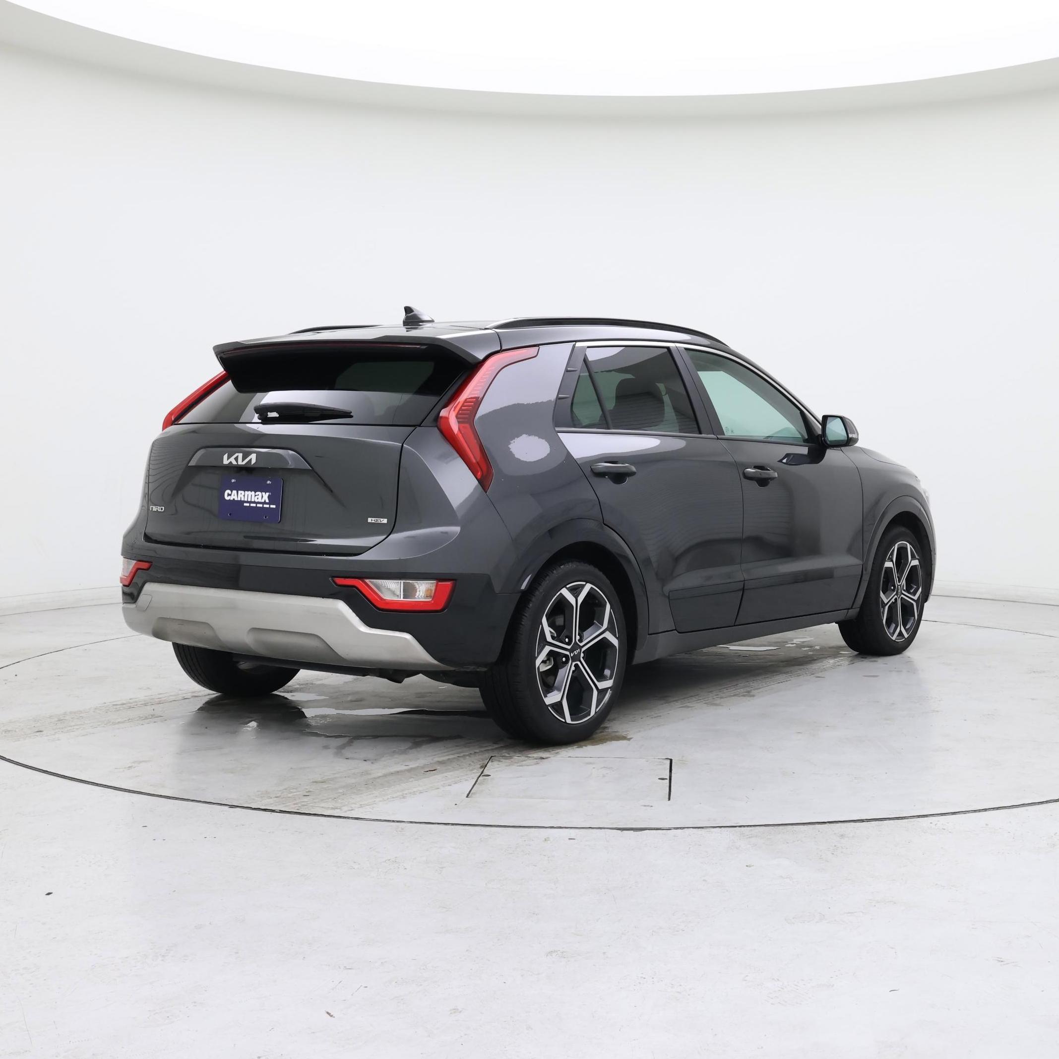 Thumbnail: 2023 Kia Niro - 8