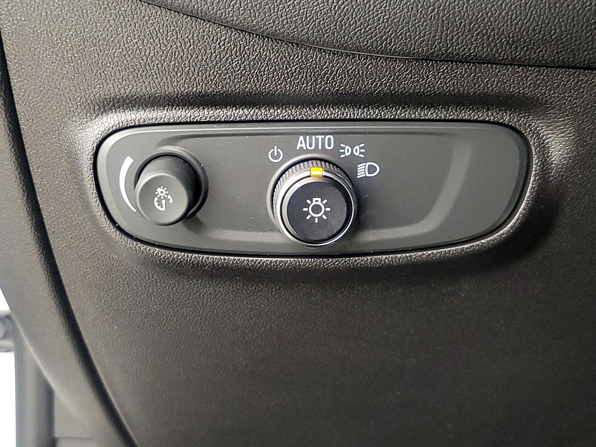 Thumbnail: 2022 Chevrolet Equinox - 13