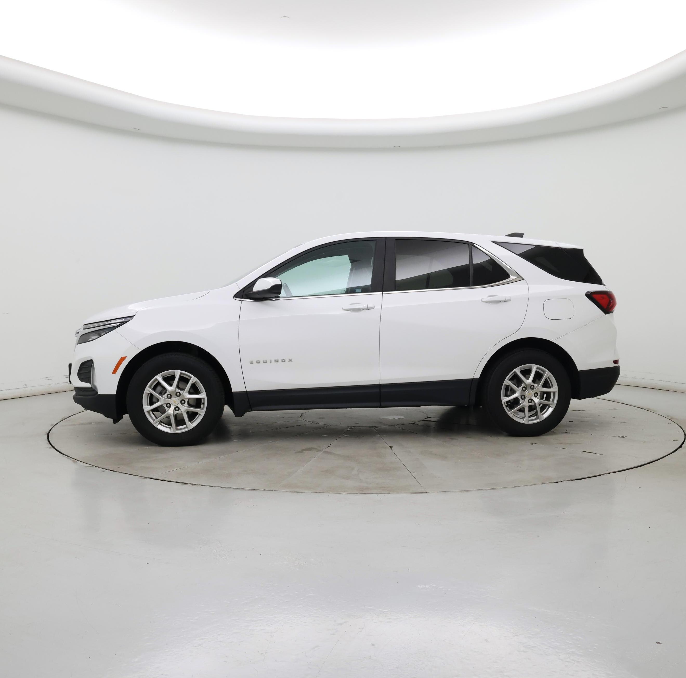 Thumbnail: 2022 Chevrolet Equinox - 3