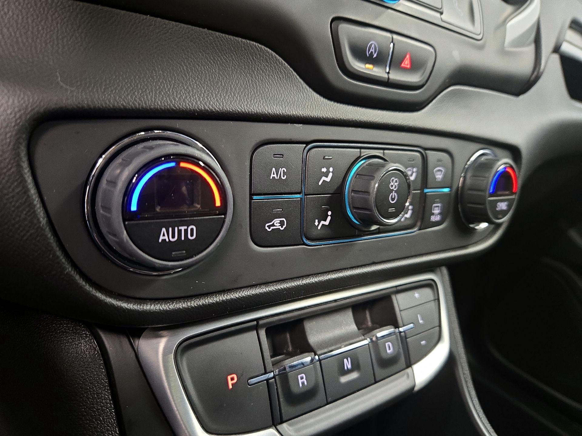 Thumbnail: 2023 GMC Terrain - 16