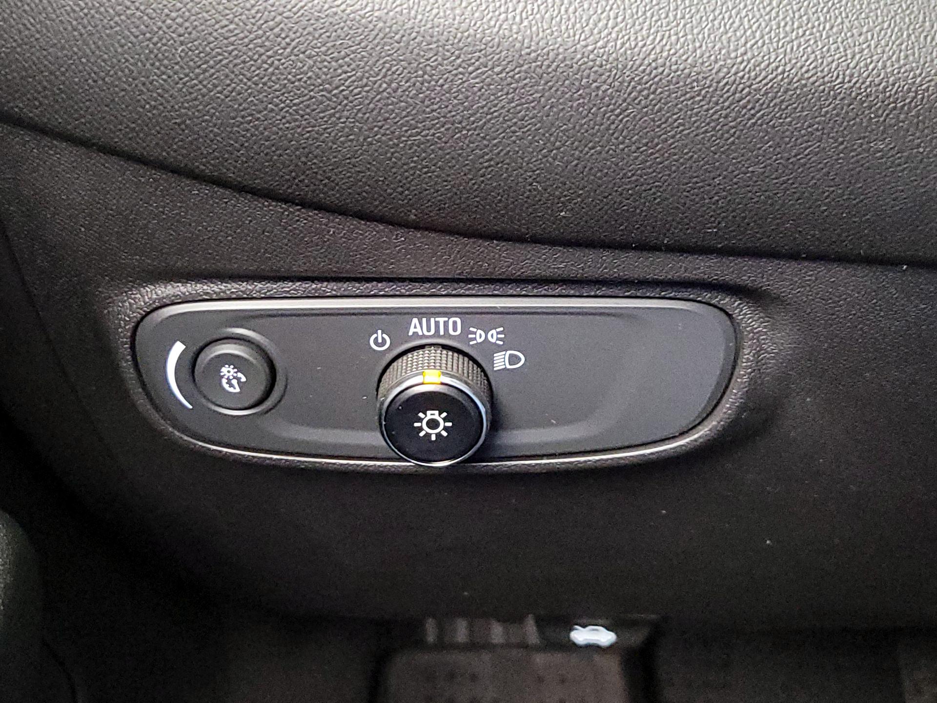 Thumbnail: 2022 Chevrolet Equinox - 13