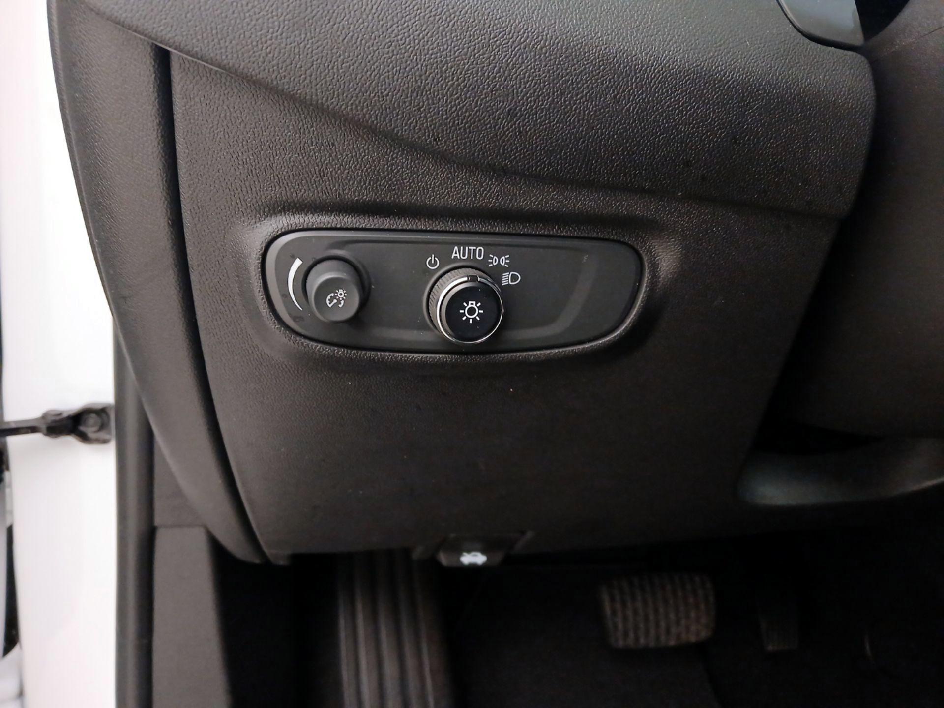 Thumbnail: 2022 Chevrolet Equinox - 13