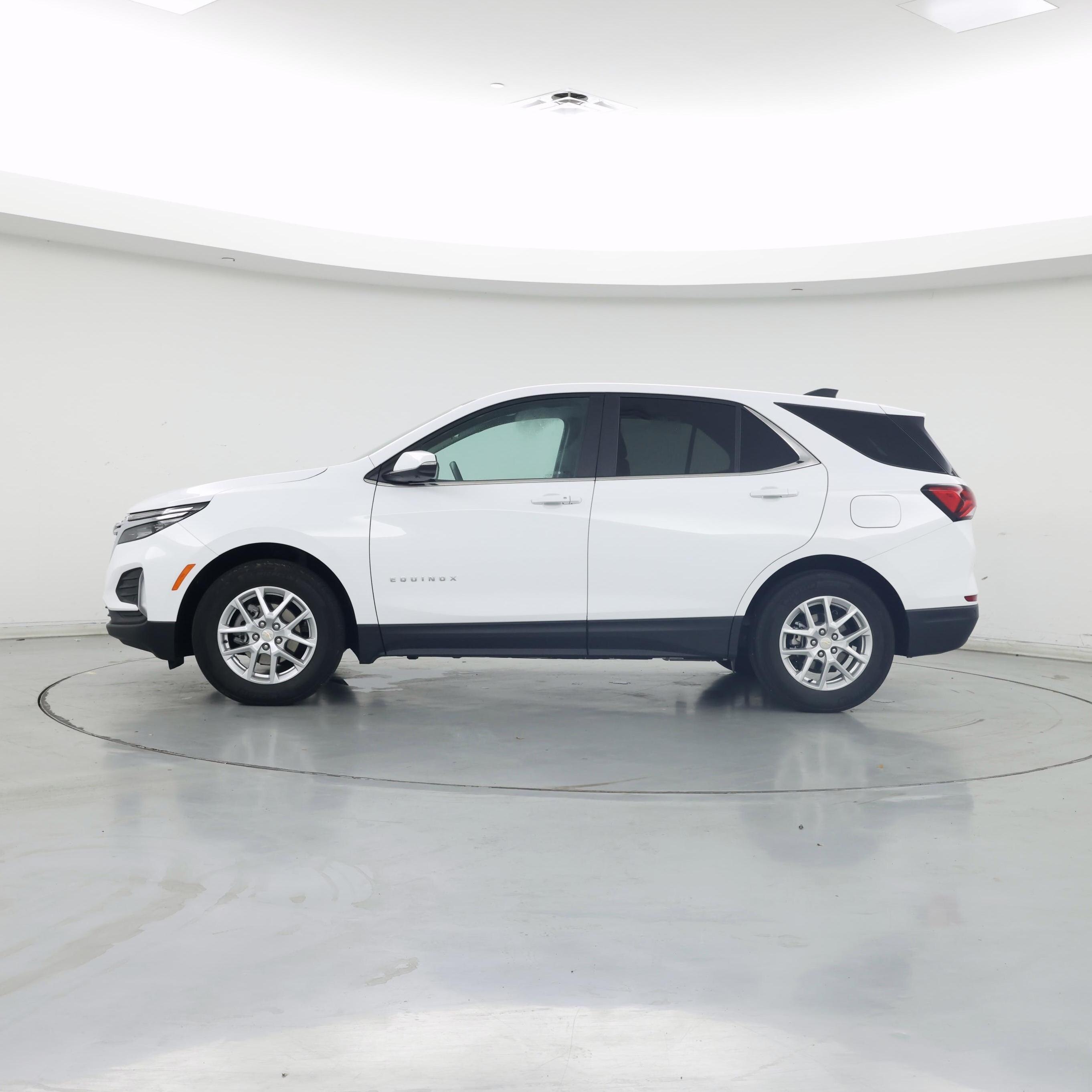 Thumbnail: 2022 Chevrolet Equinox - 3