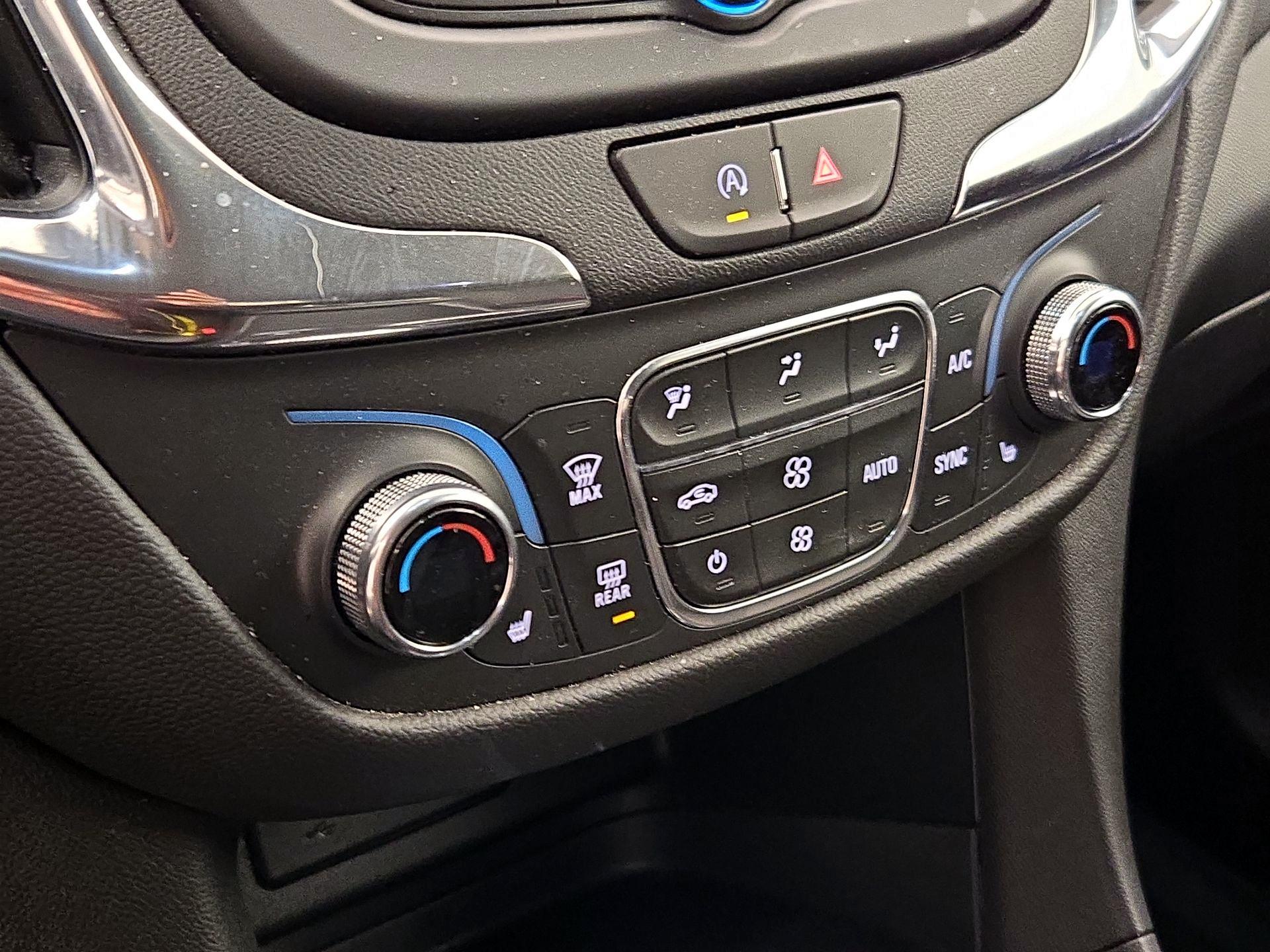 Thumbnail: 2022 Chevrolet Equinox - 16